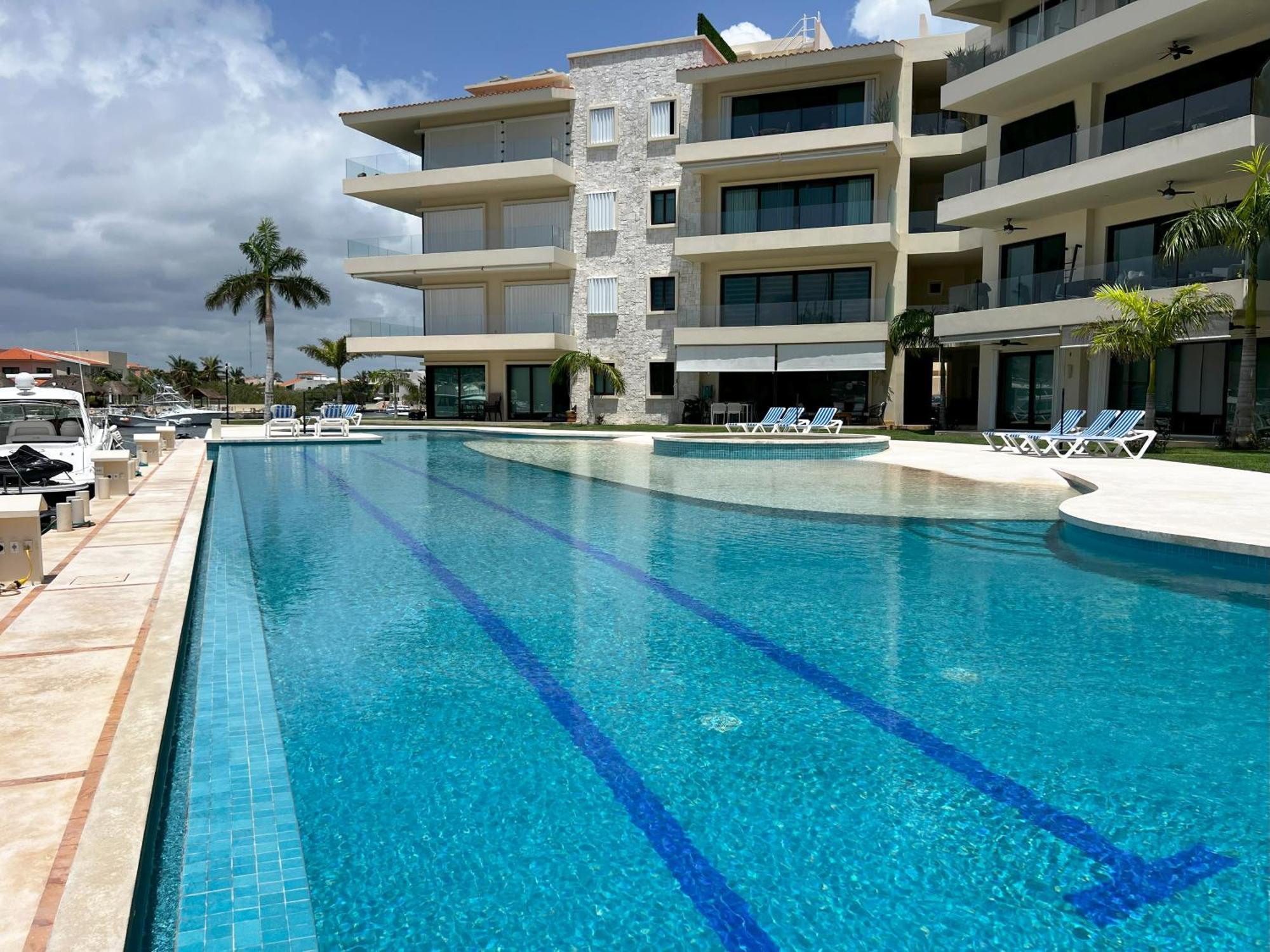 Ground Floor Paradise With Marina View And Pool Paddleboard Included Apartment