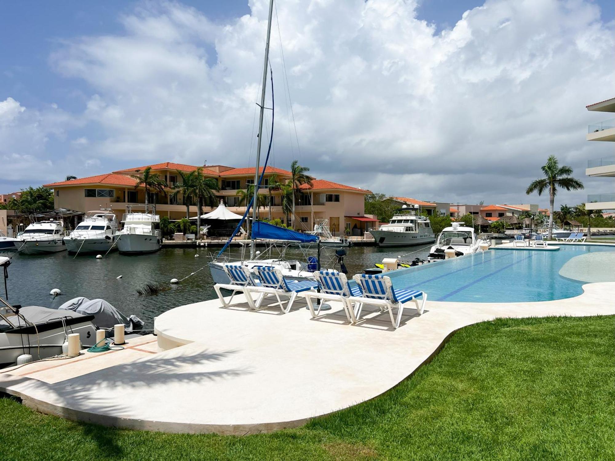 Ground Floor Paradise With Marina View And Pool Paddleboard Included Apartment *
