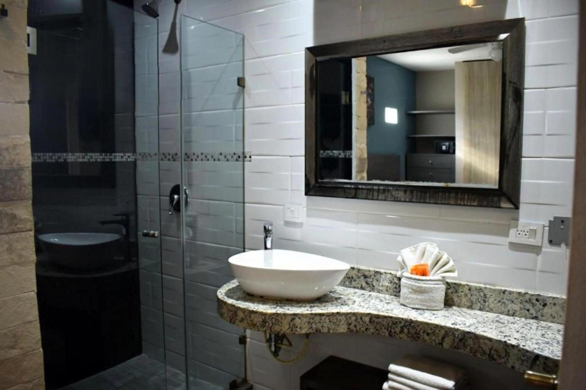 Hotel Bfh Attraction- Deluxe - 2oo Metros Del Mar, Centro Playa del Carmen