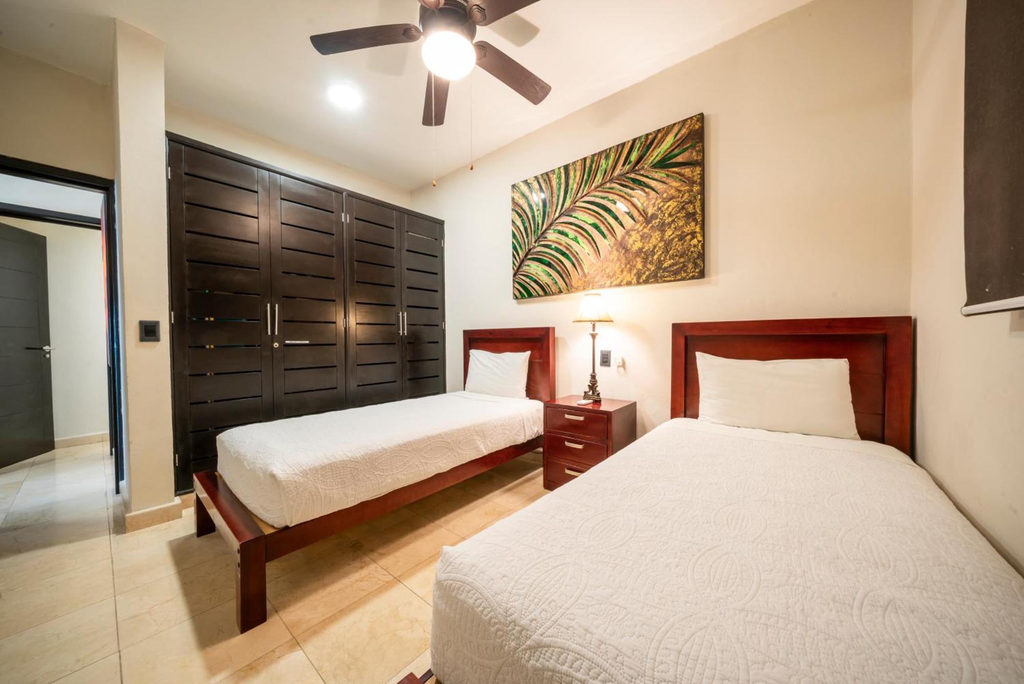 Surf 408 - Beachfront Stunning Ocean View Penthouse - At El Faro Holiday home *