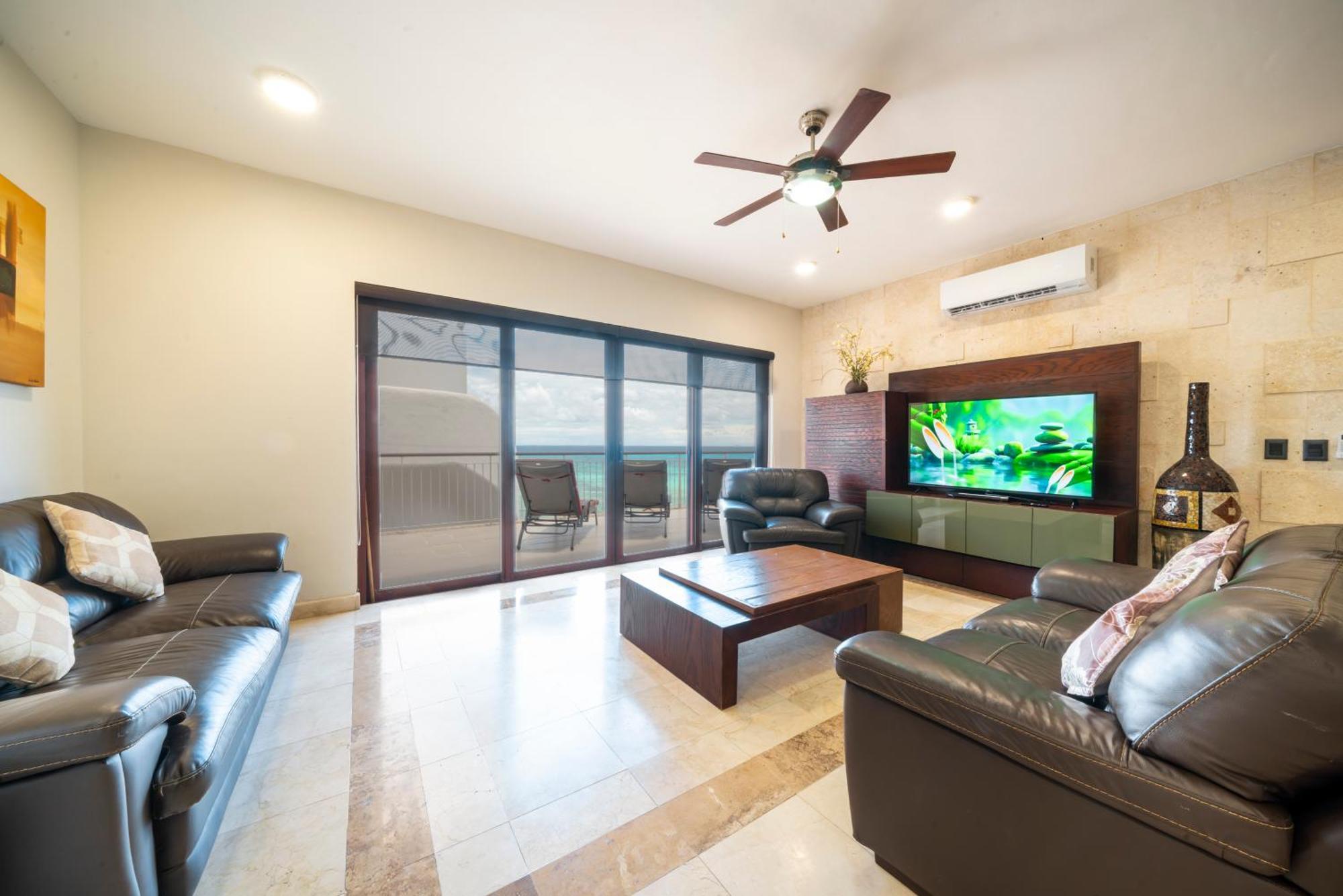 Surf 408 - Beachfront Stunning Ocean View Penthouse - At El Faro Holiday home