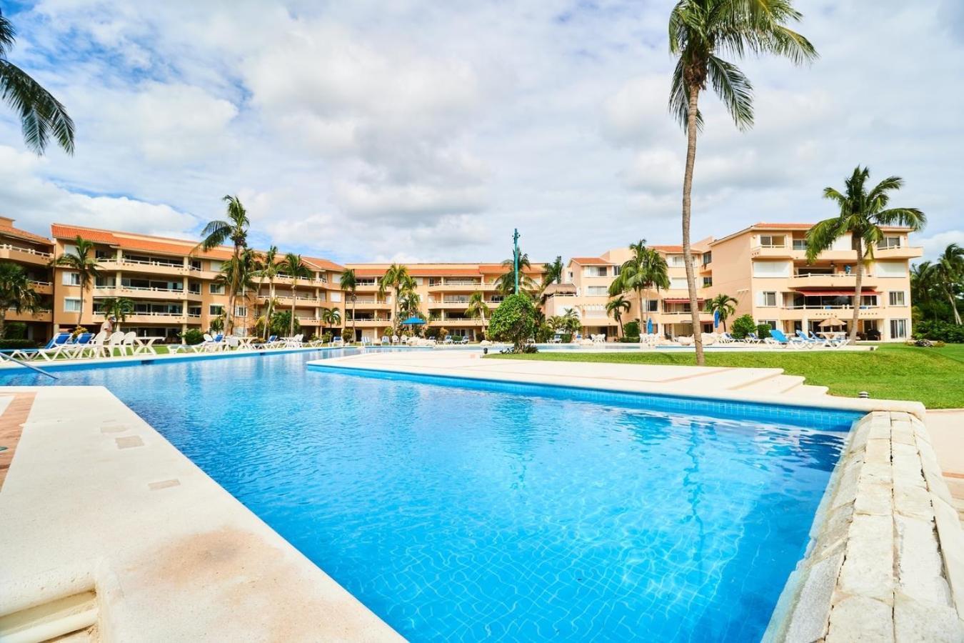 Beachfront Appt With Amazing Pool In Pto Aventuras Puerto Aventuras