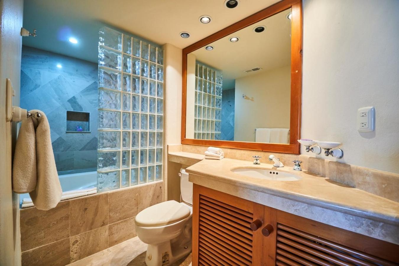 Beachfront Appt With Amazing Pool In Pto Aventuras Apartamento