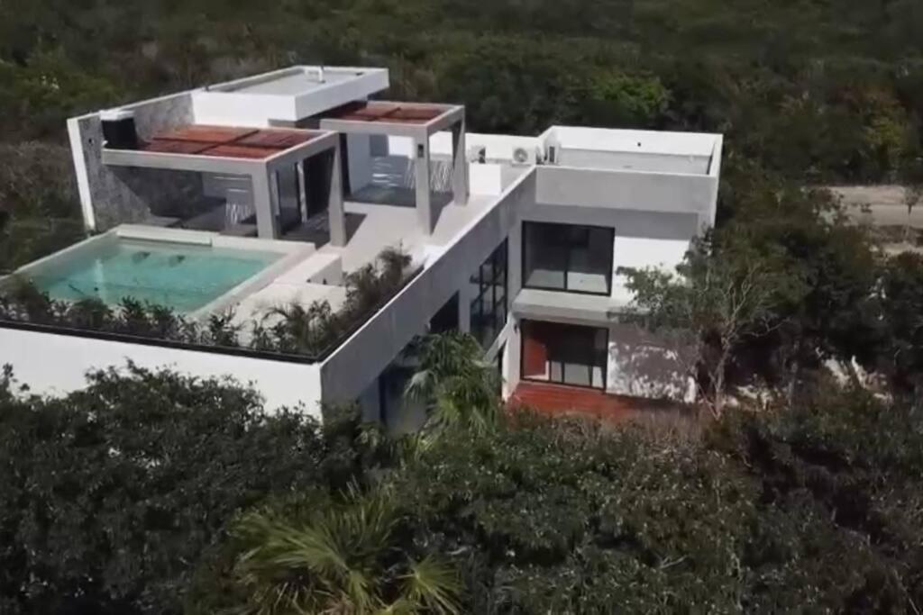 Alexa Pousada Xetna