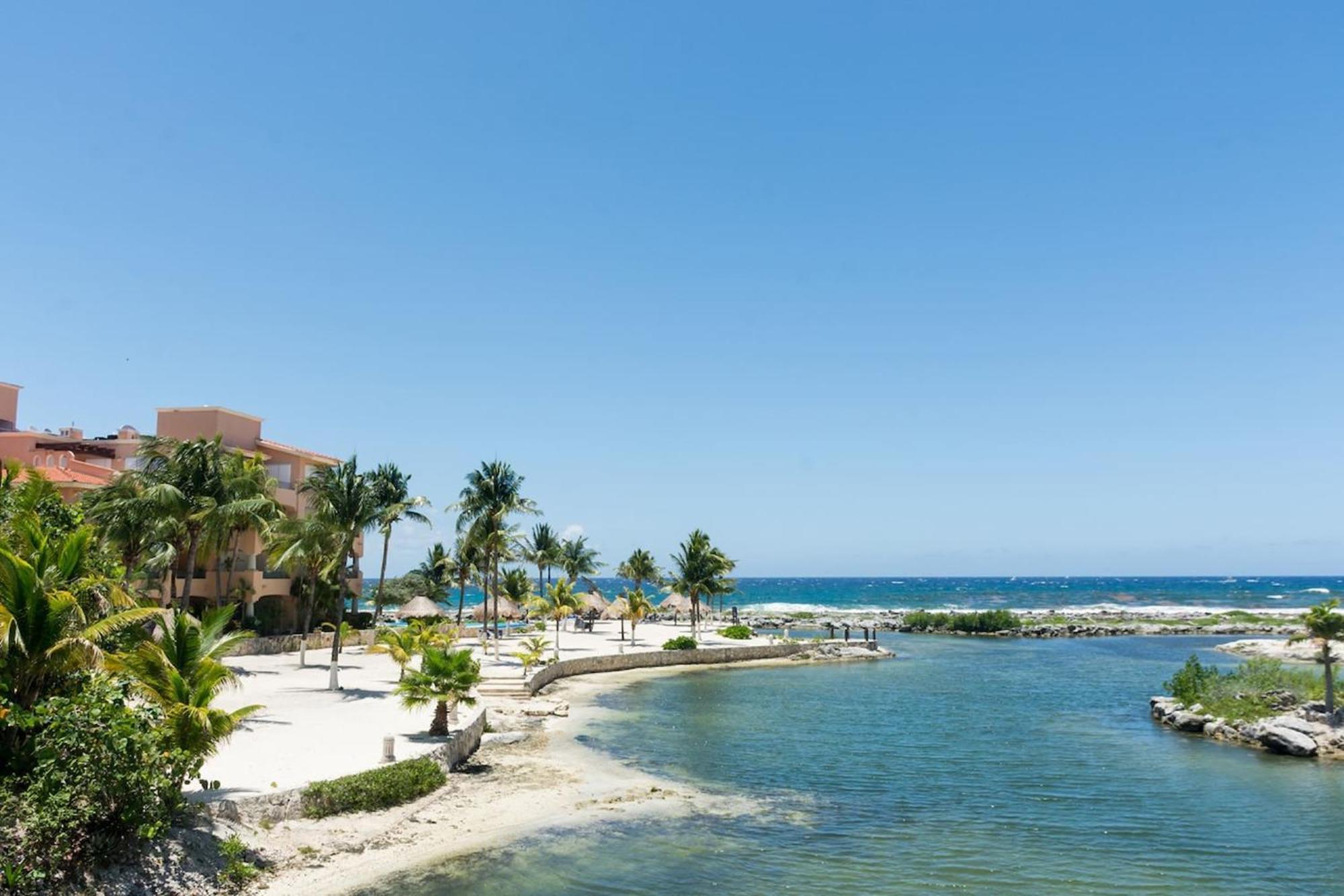 Ocean Front Condo Hotel Puerto Aventuras