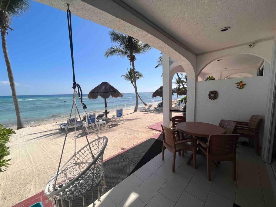 Beachfront Half Moon Bay Apartamento Akumal