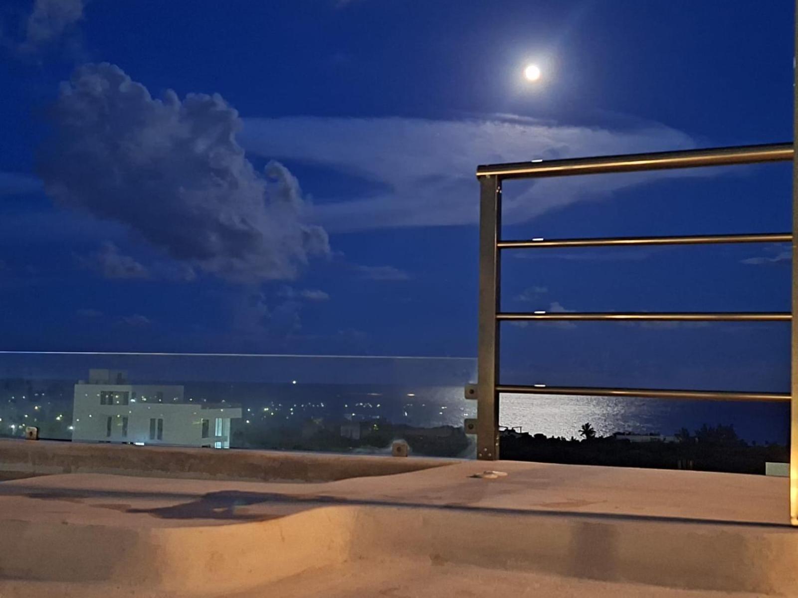 Apartment Stylish Ocean-view - Steps From 5th Avenue