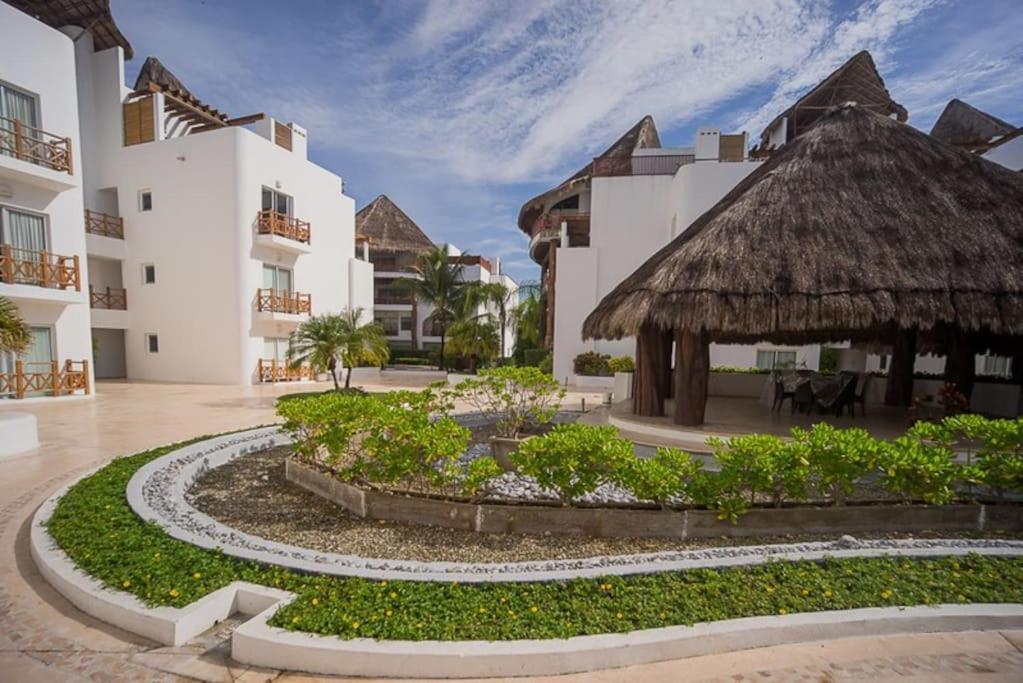 Amazing, Huge 3 Bedroom Terrace Gym 2 Pools 5ta - 1 Mn Playa del Carmen