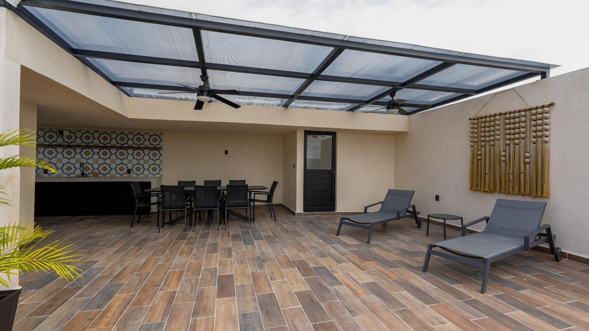 Apartment Sunset Serenity - Amply Private Terrace & Pool & Gym & Club Access