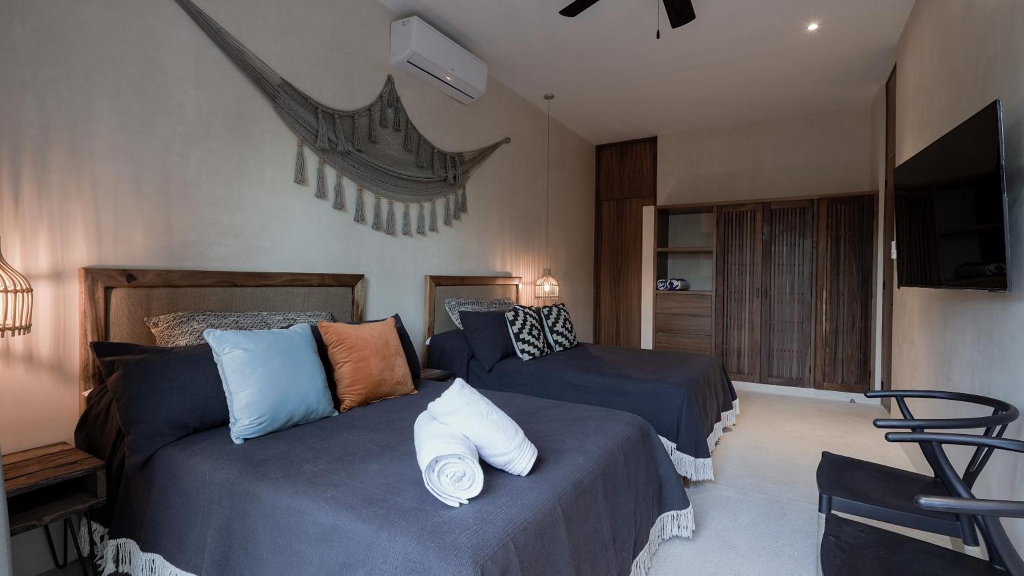 Apartment Sunset Serenity - Amply Private Terrace & Pool & Gym & Club Access *