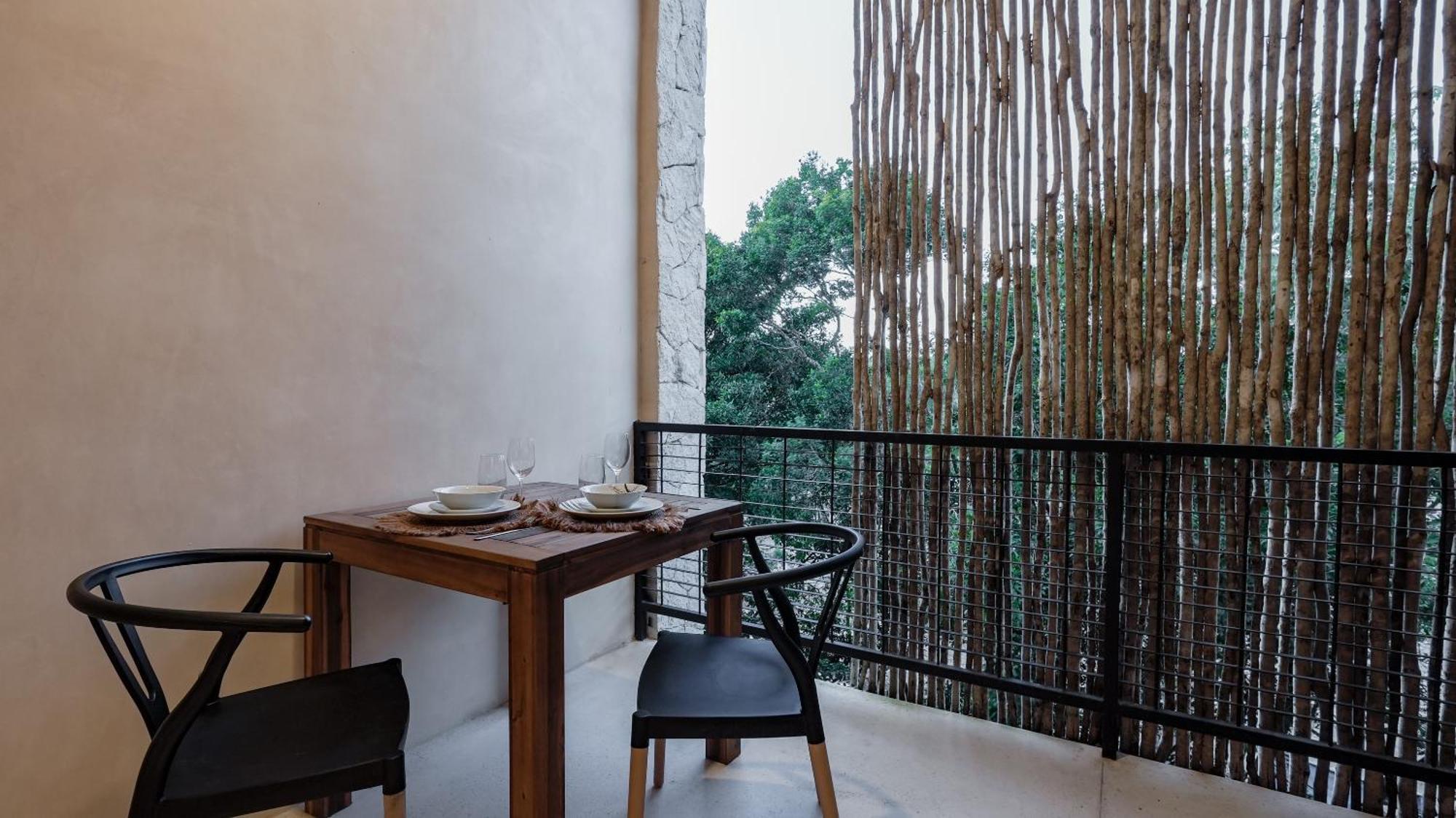 Sunset Serenity - Amply Private Terrace & Pool & Gym & Club Access Apartment