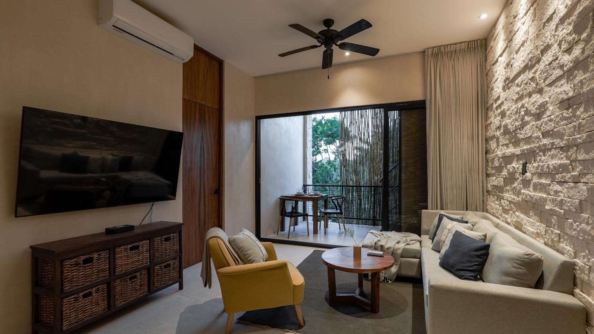 Sunset Serenity - Amply Private Terrace & Pool & Gym & Club Access Apartment Tulum