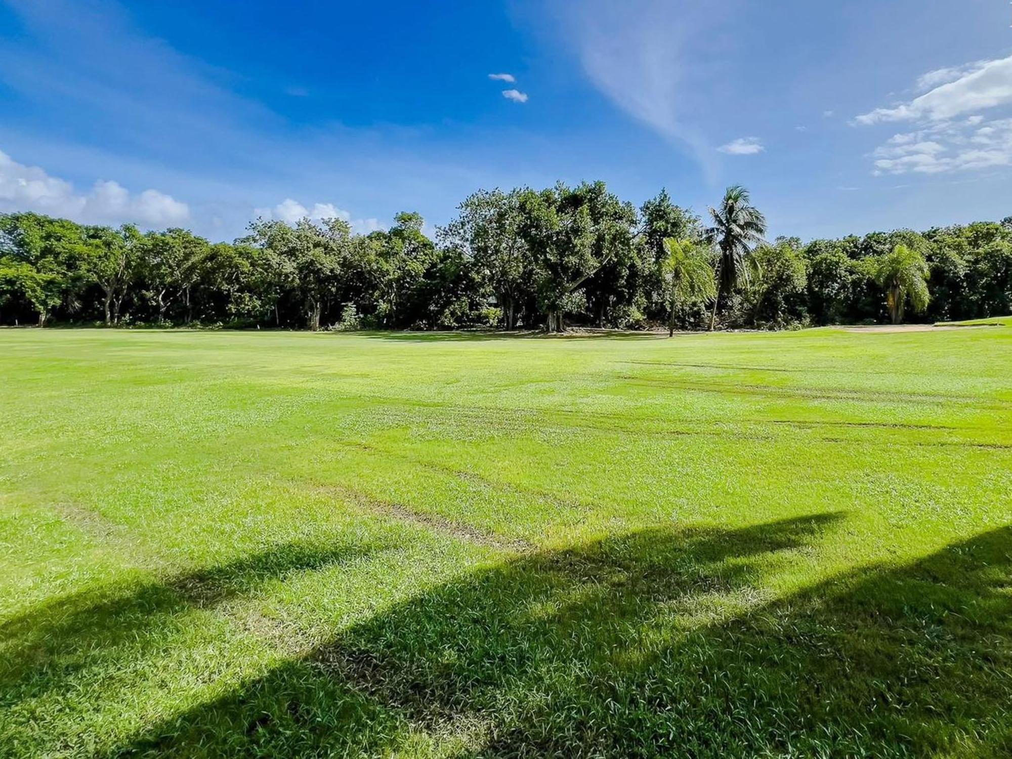 Apartamento Private Jacuzzi, Golf Getaway, Sunrise View *