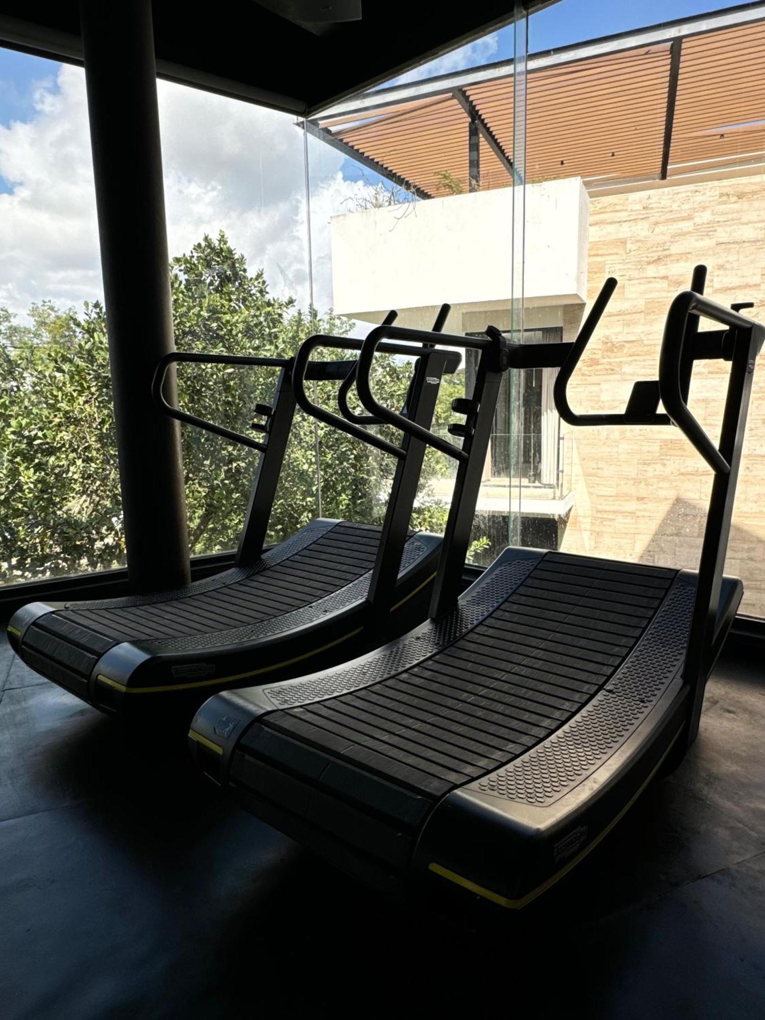 Starfit Boutique Beachclub, & Gym Included Hotel