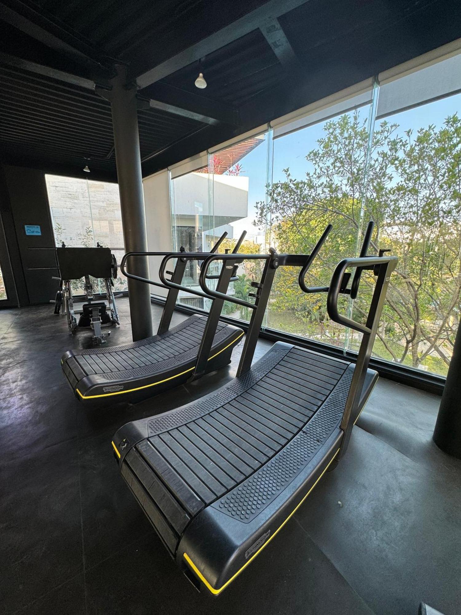 Starfit Boutique Beachclub, & Gym Included 4*