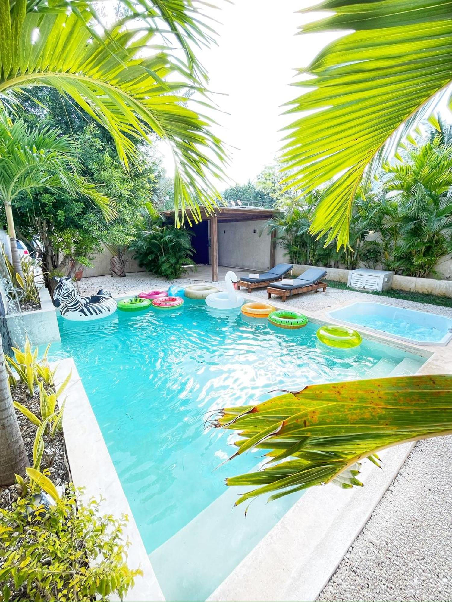 Luxury House Tomanoa - 10pers - 4rooms - Pool - Hotjacuzzi - Speed Wifi -waterfall