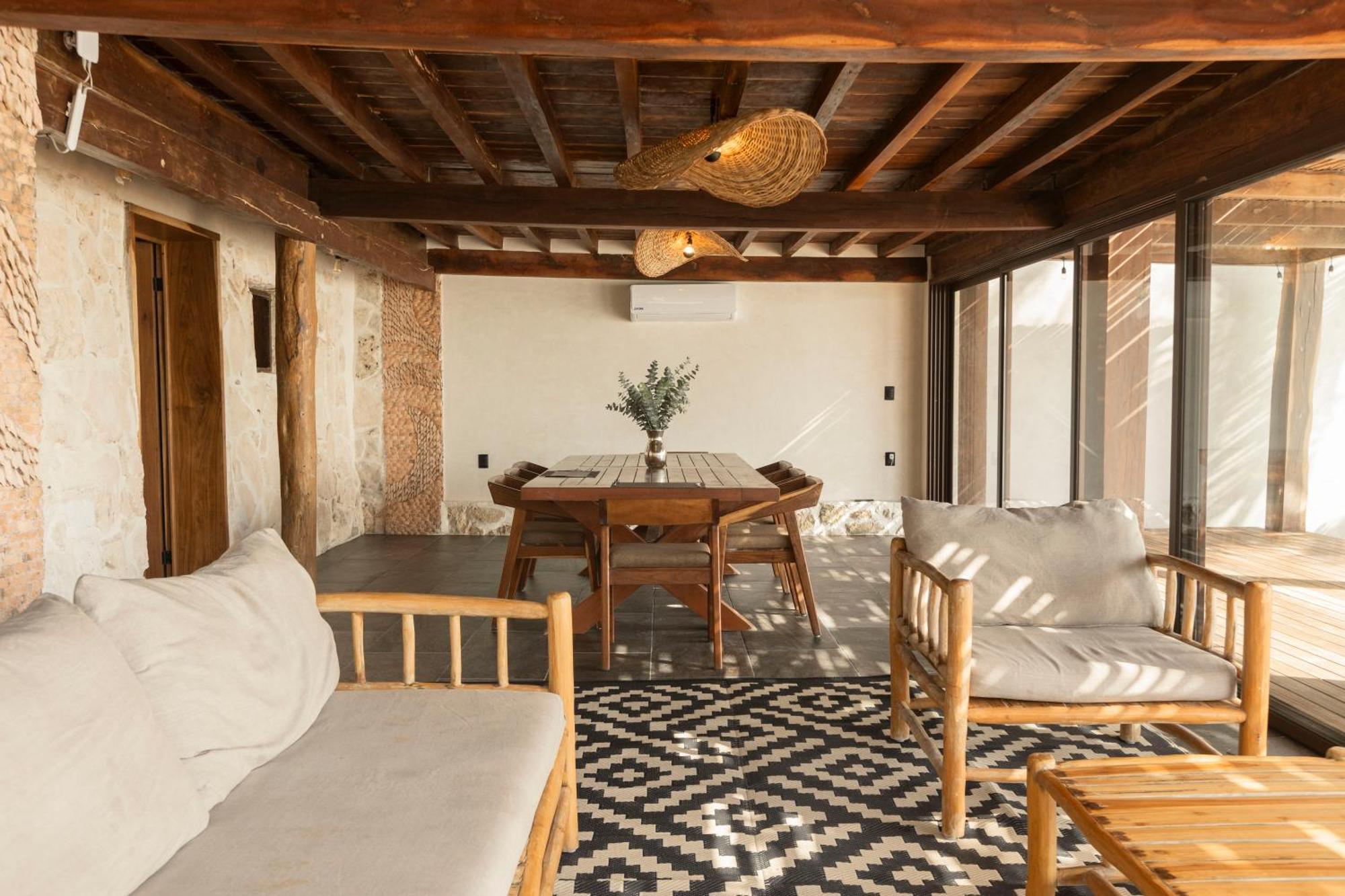 Villa Casa Aakbal - Luxury Front
