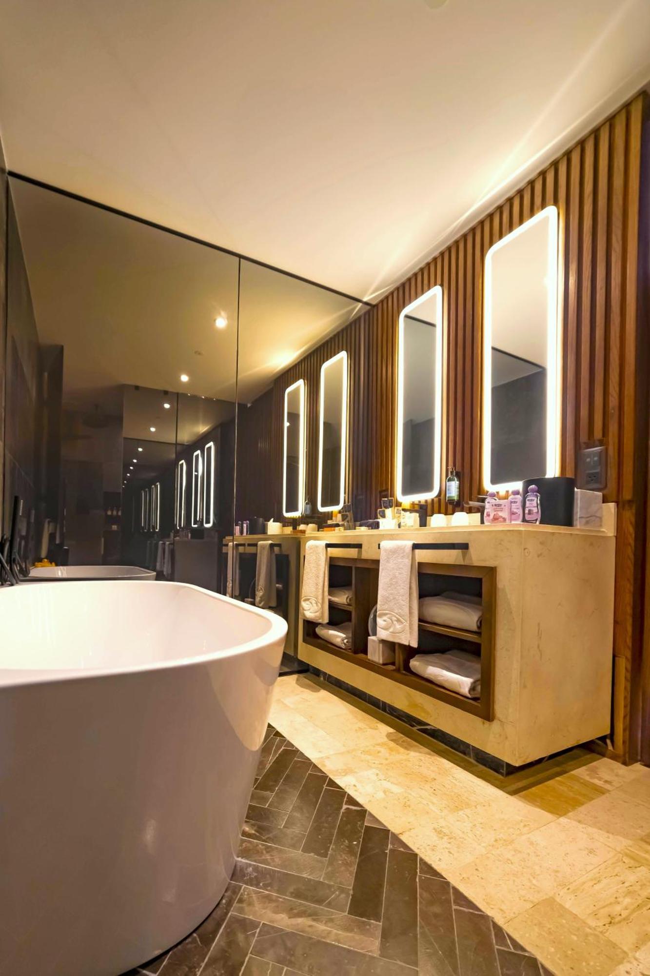 Resort Family Selection At Grand Palladium Kantenah &