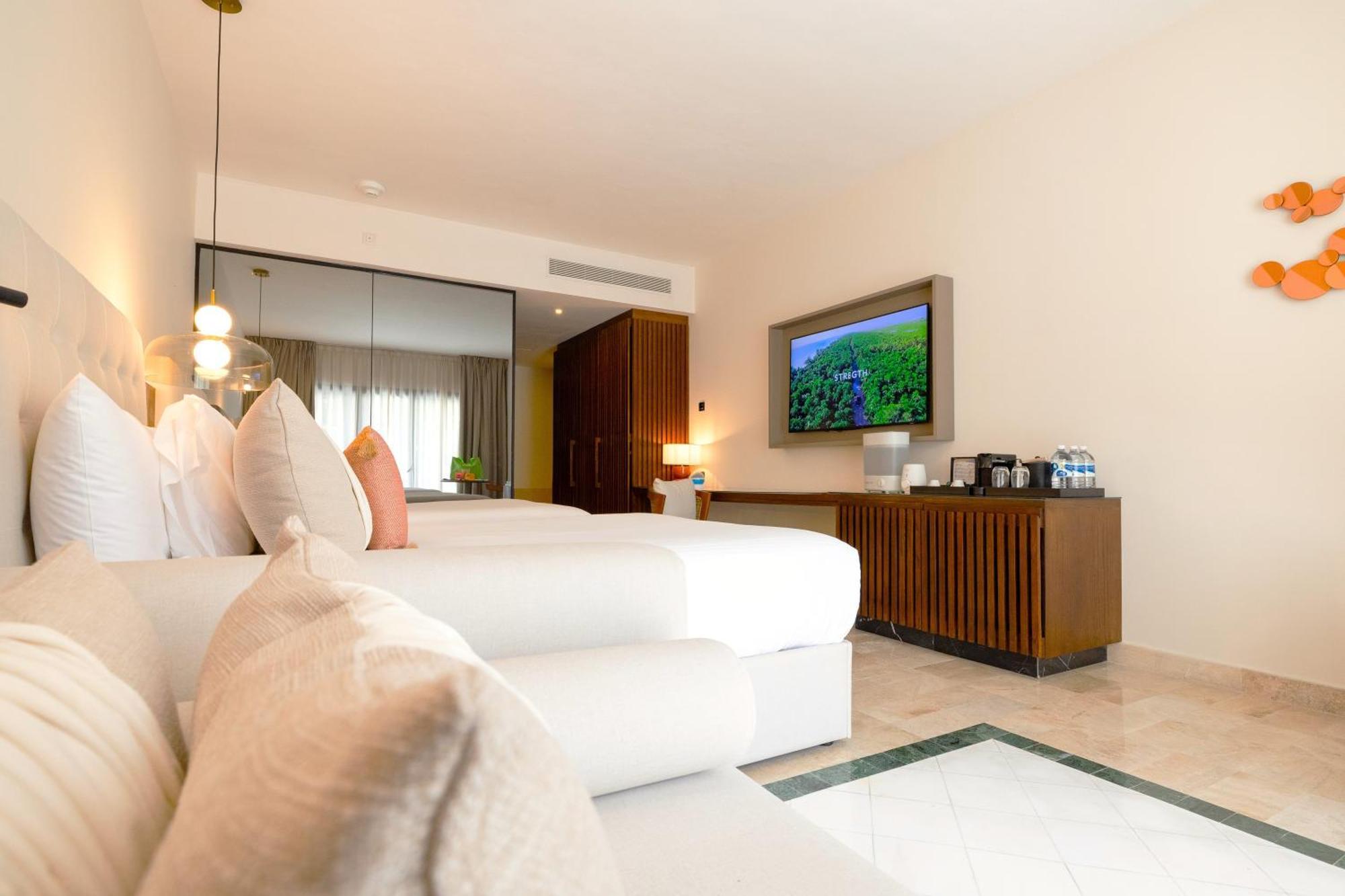 Grand Palladium Kantenah & Resort