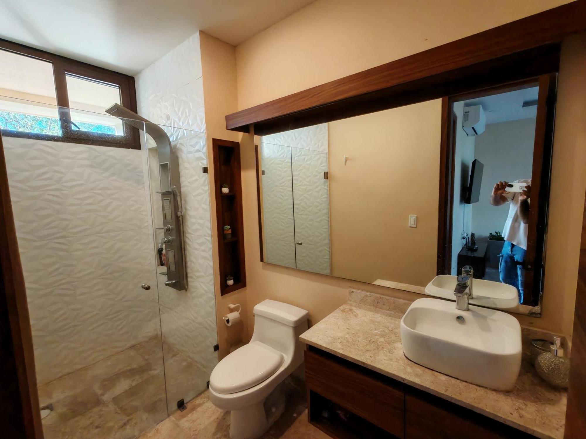 Jacuzzi Retreat Sunrise Haven Apartment *