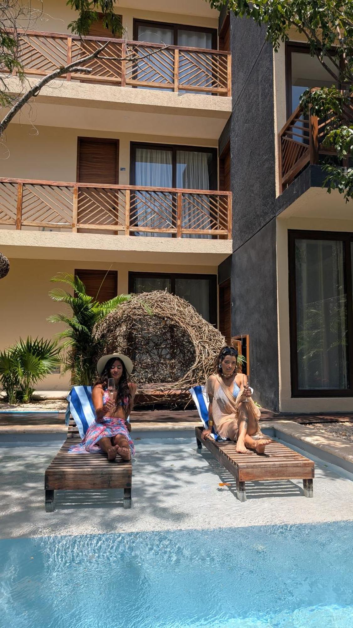 Jacuzzi Retreat Sunrise Haven Apartment *