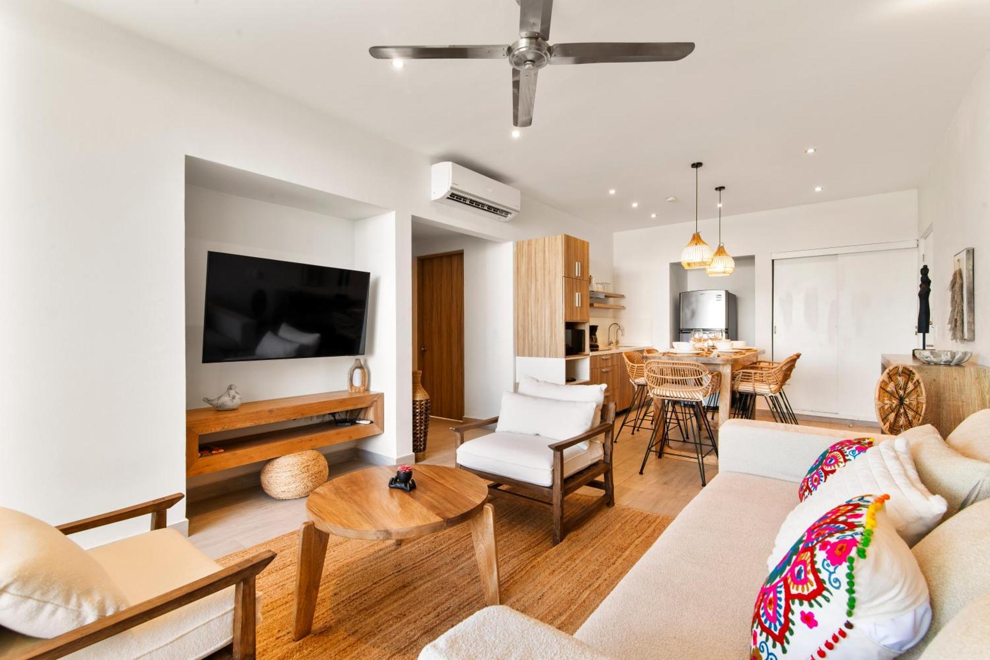 Apartment Cozy & New 2br Rooftop, Central, 10min To