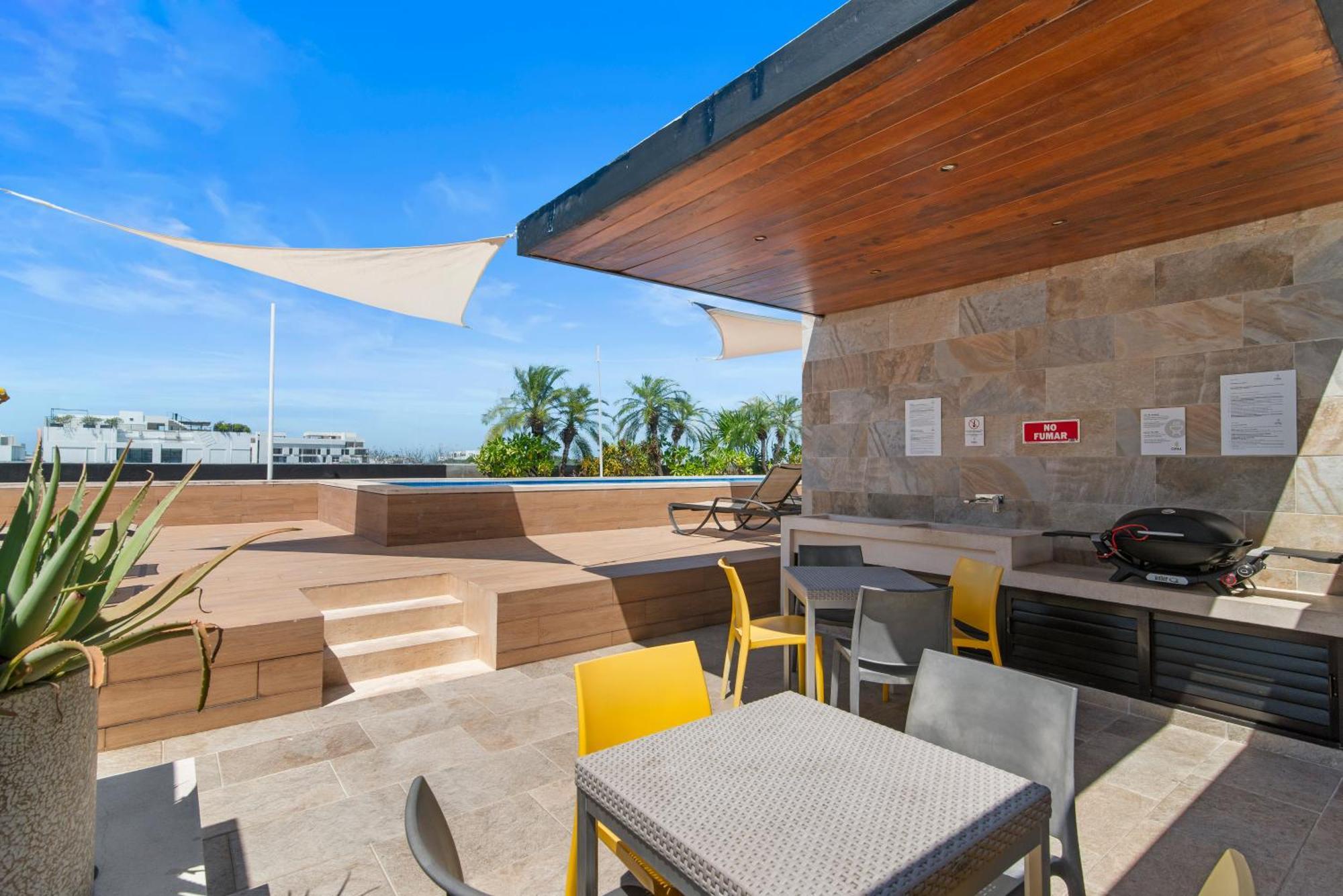 Cozy & New 2br Rooftop, Central, 10min To * Playa del Carmen