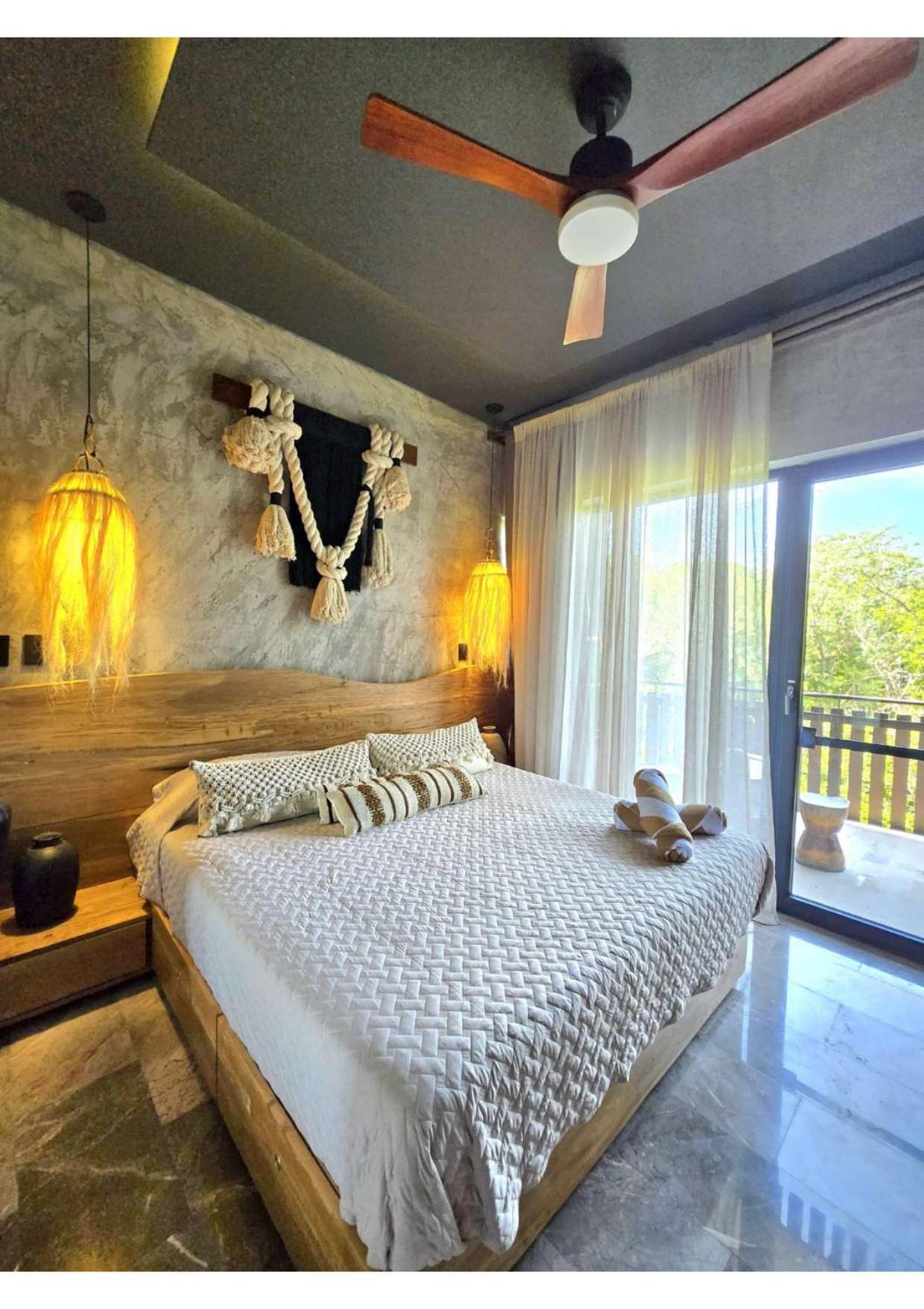 Apartment Designer Cave With Club Included - Zone *