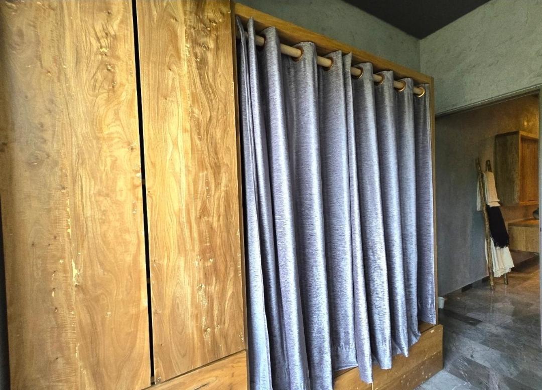 Designer Cave With Club Included - Zone Apartment *