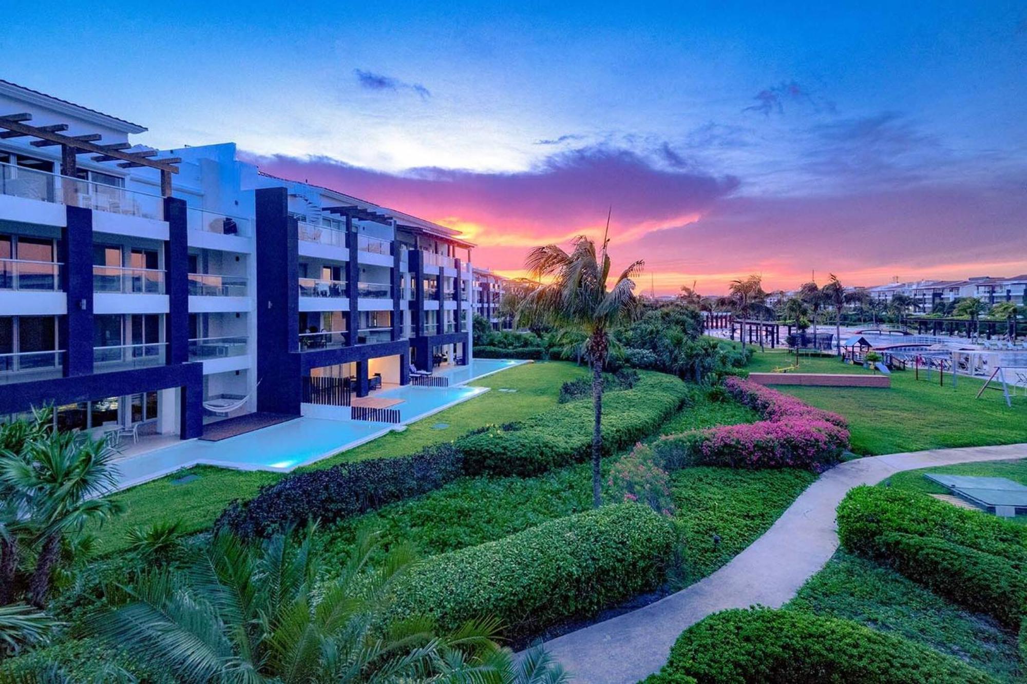 Beachfront With Tub, 3 Bedroom & Pool - At Mareazul Corazon Playa del Carmen