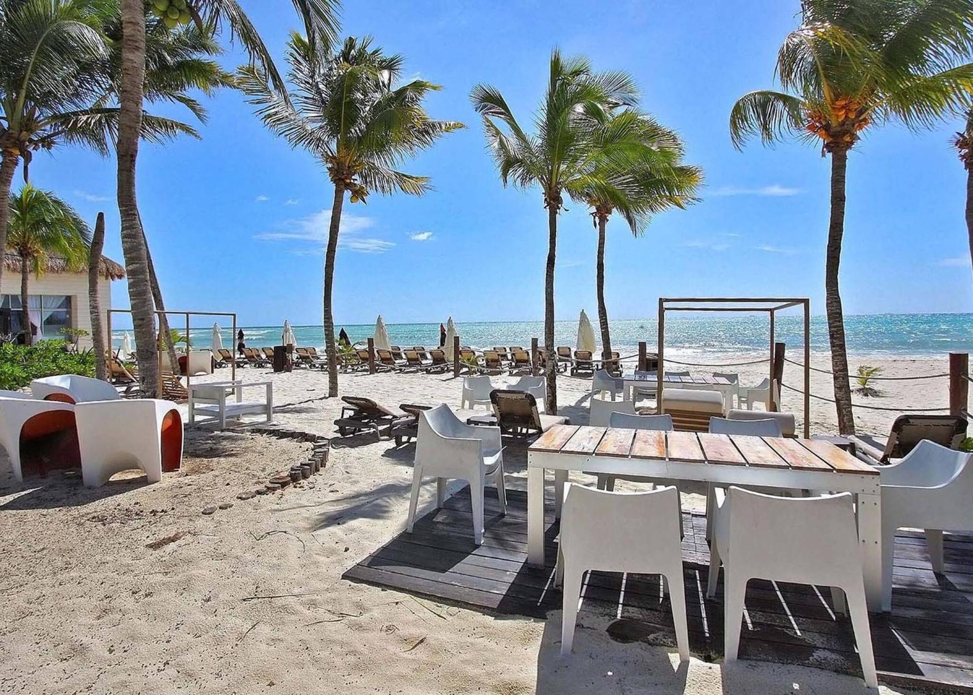 Сasa de vacaciones Beachfront With Tub, 3 Bedroom & Pool - At Mareazul Corazon *