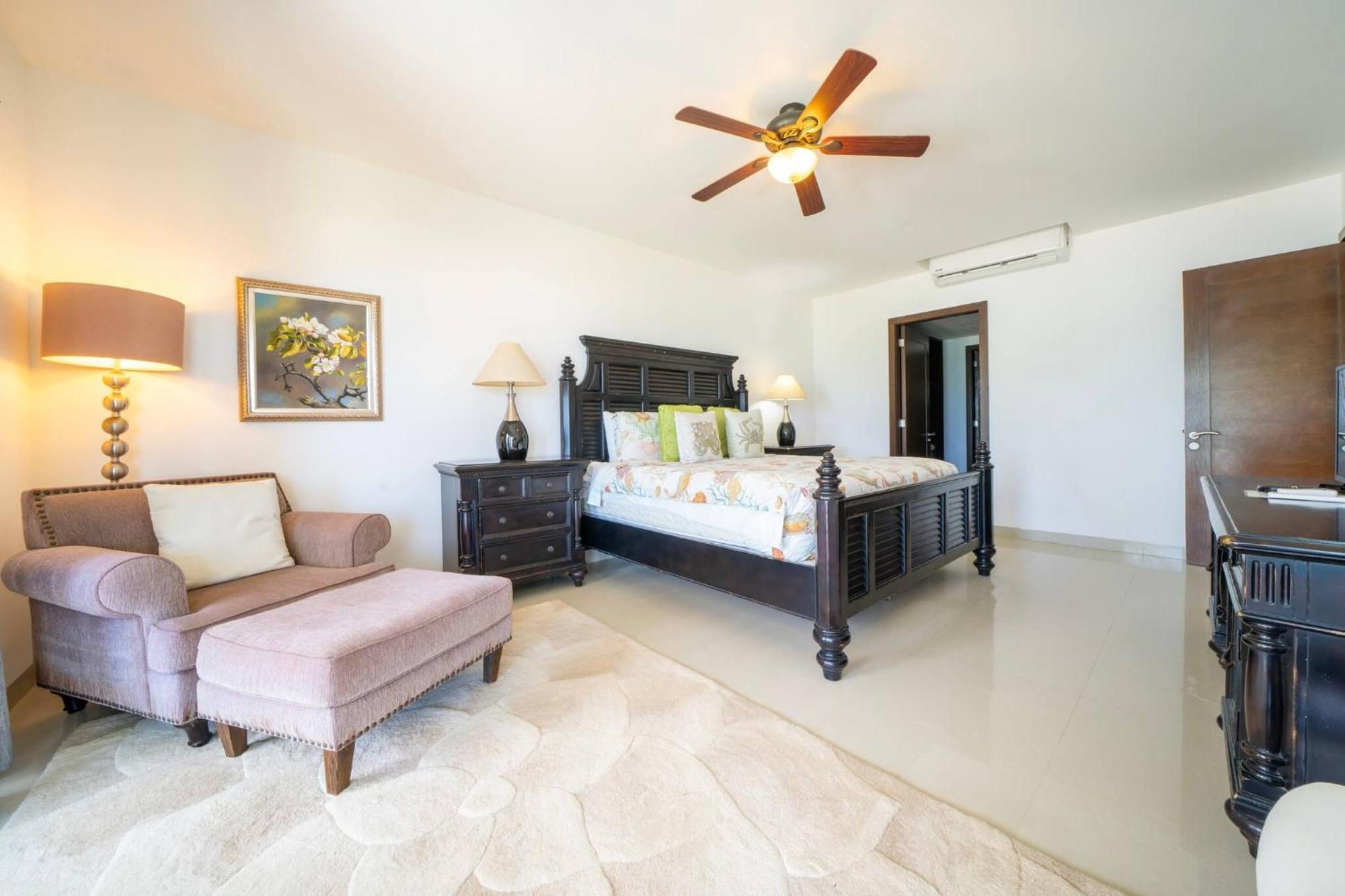 Beachfront With Tub, 3 Bedroom & Pool - At Mareazul Corazon