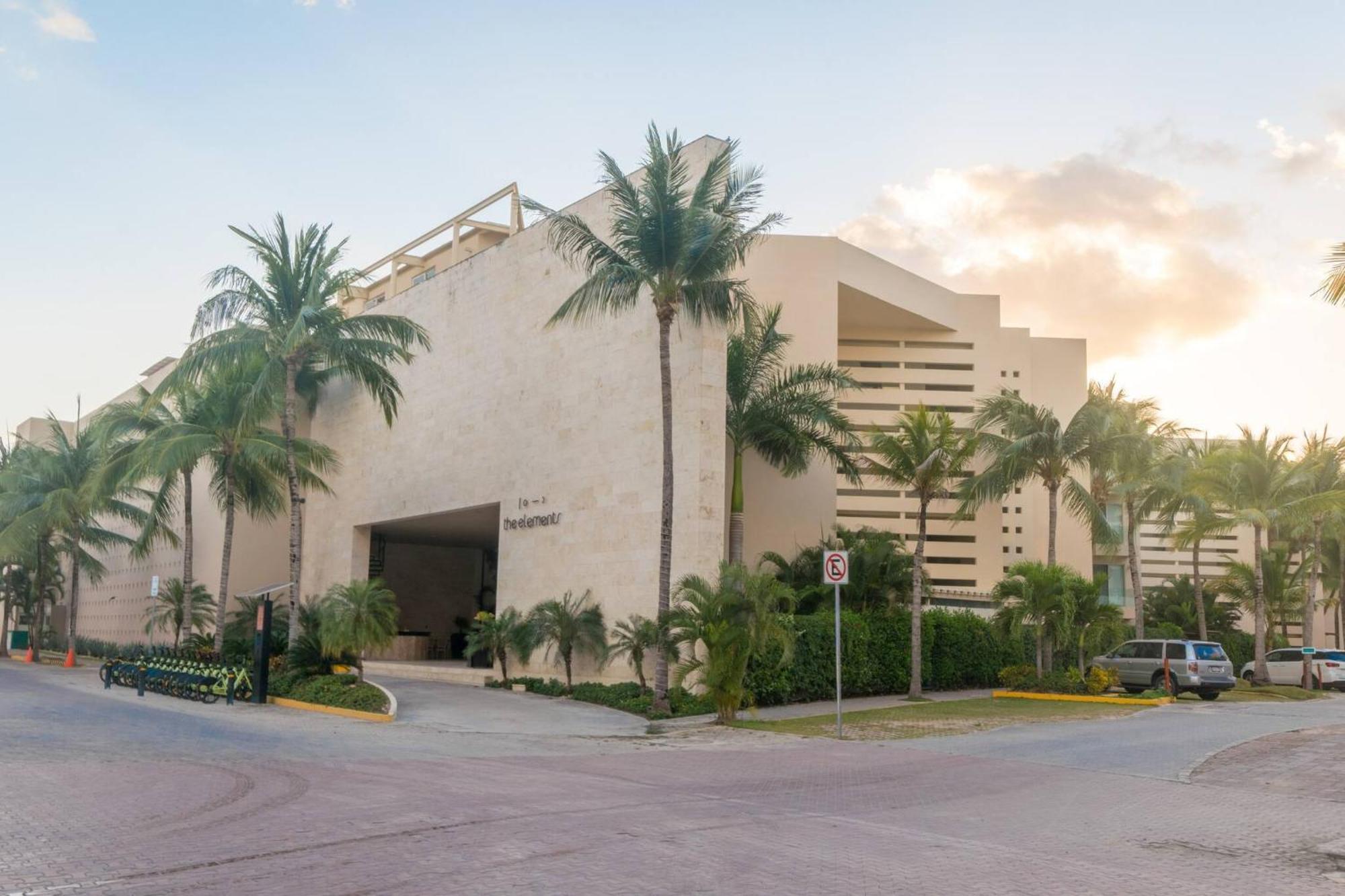 Condo Castillo de Arena - Beachfront - at The Elements Condos * Playa del Carmen