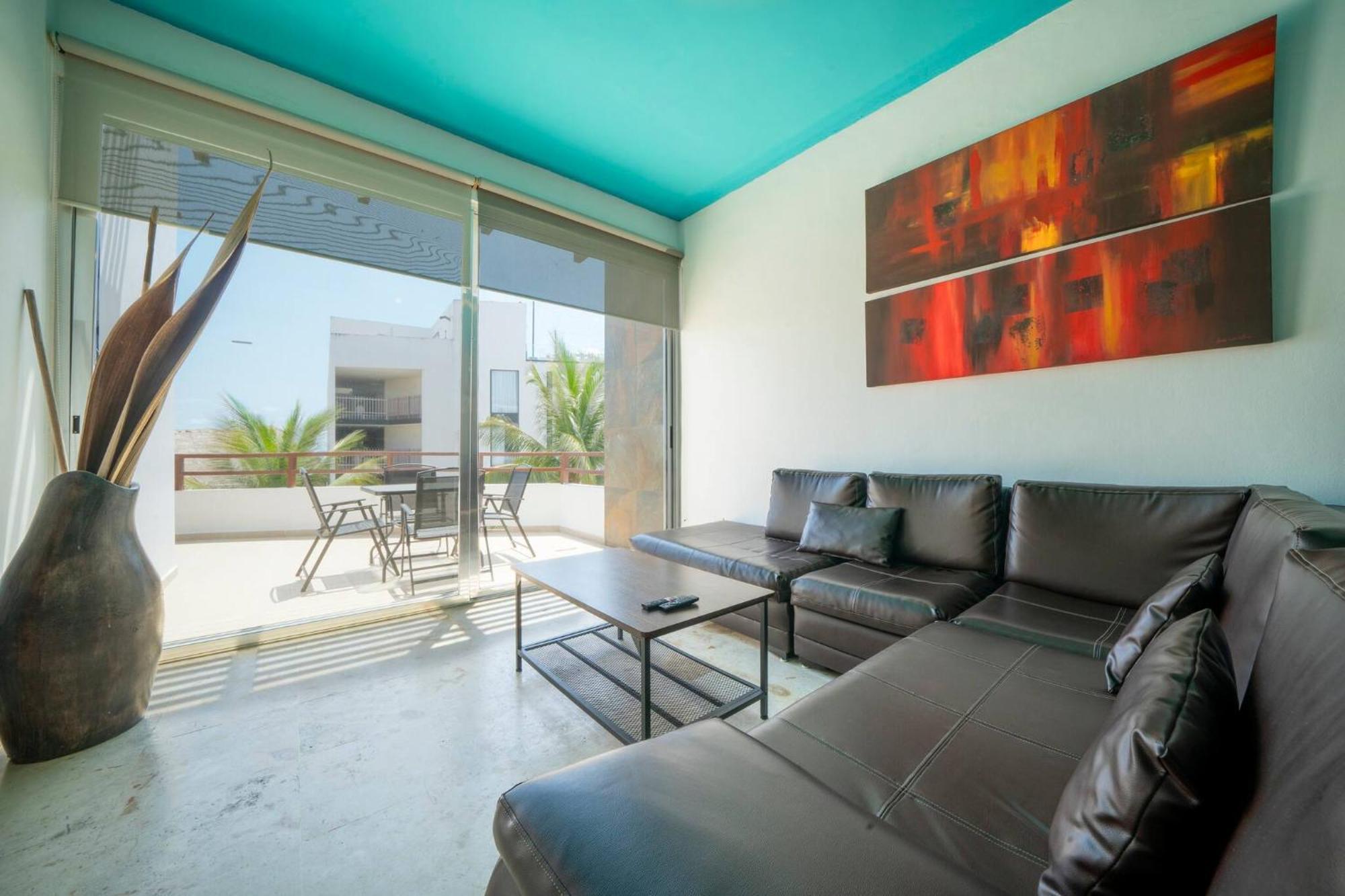 Beachfront Penthouse With 3 Bedrooms & Ocean View - Nubes Holiday home *