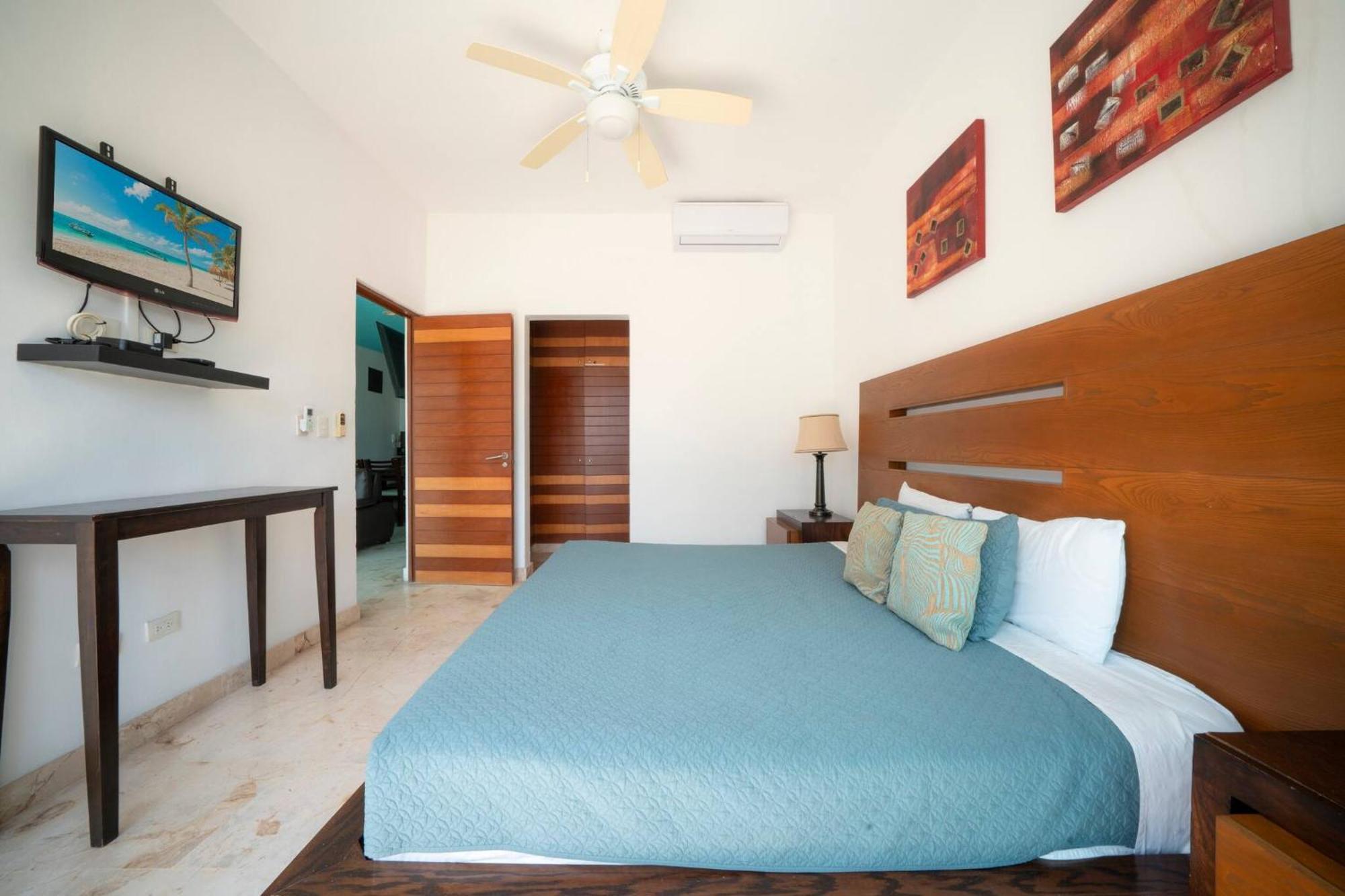 Beachfront Penthouse With 3 Bedrooms & Ocean View - Nubes *