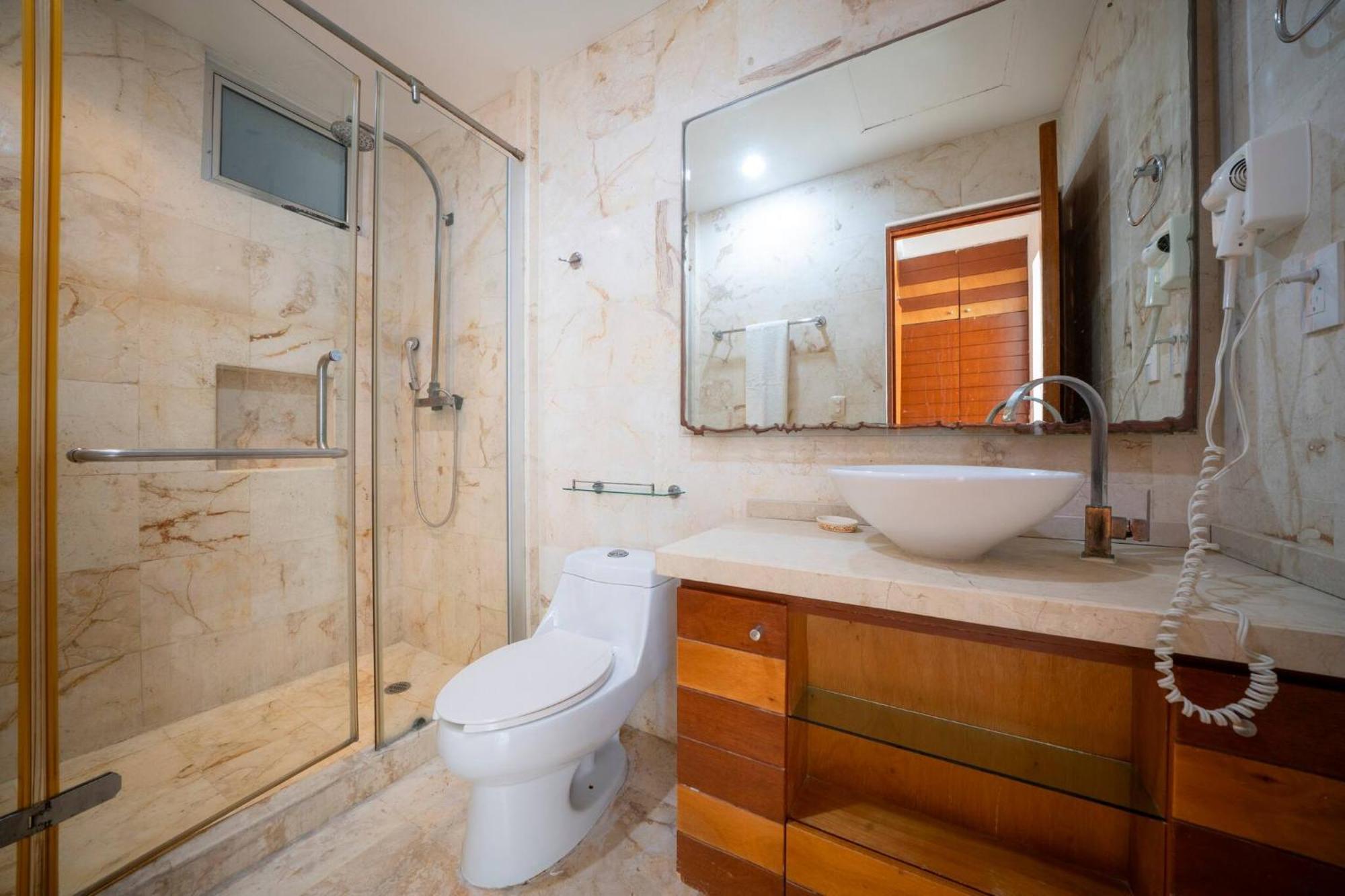 Beachfront Penthouse With 3 Bedrooms & Ocean View - Nubes