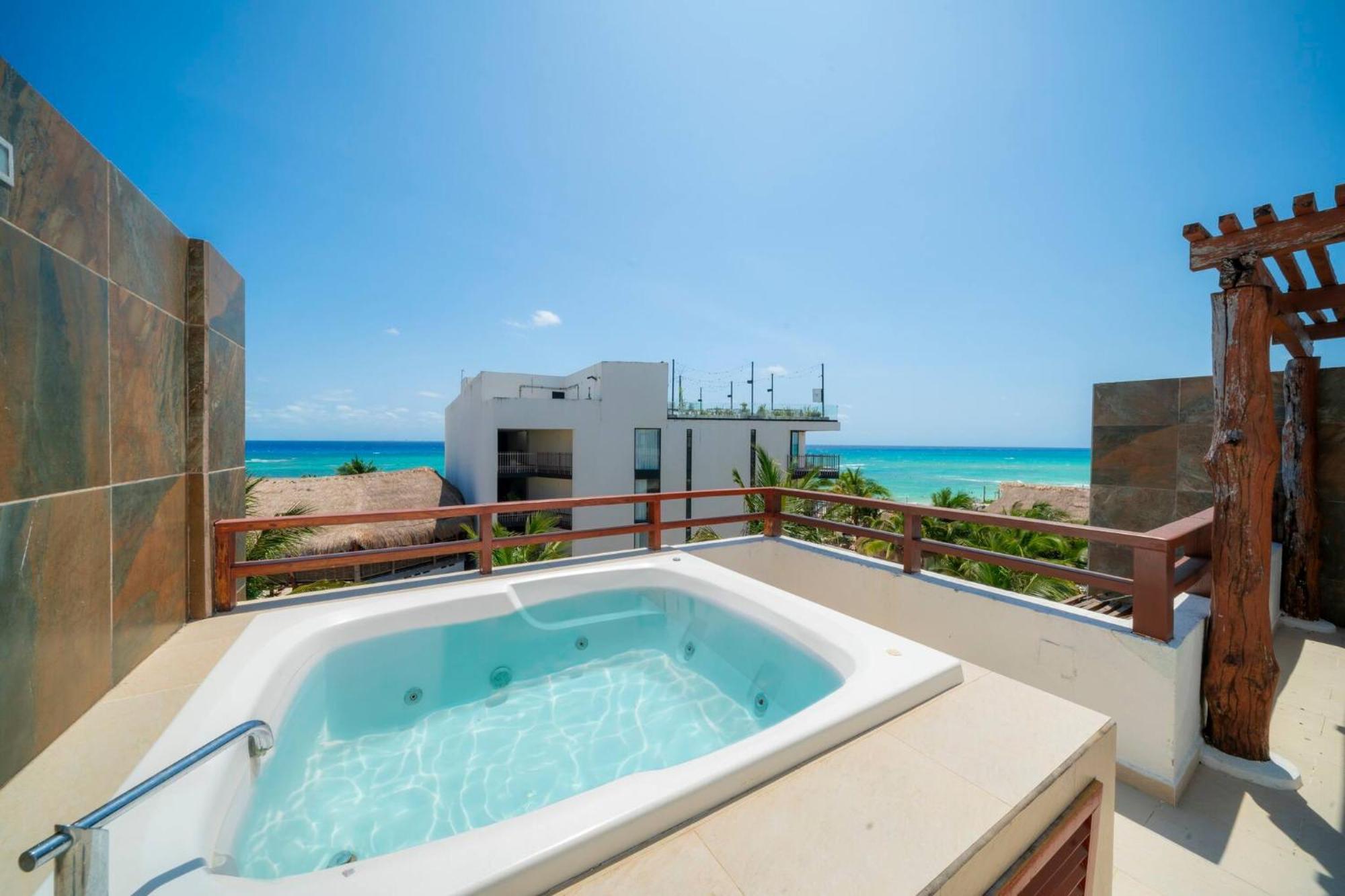 Beachfront Penthouse With 3 Bedrooms & Ocean View - Nubes Holiday home *