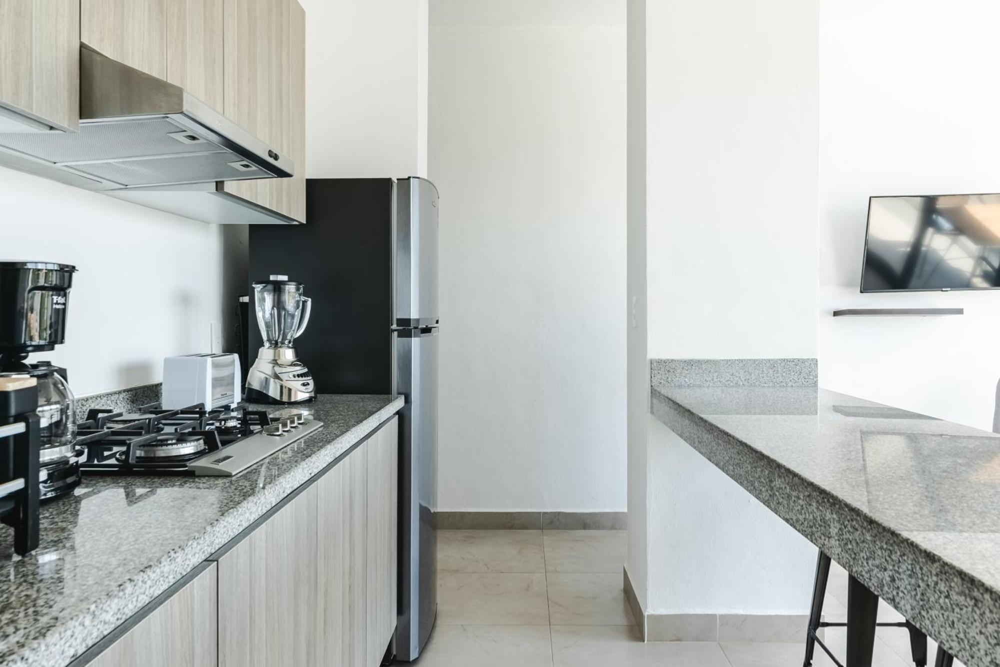 Vela's Ocean Front Aparthotel 3*