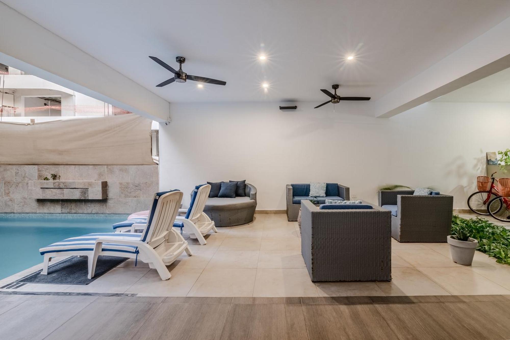 Vela's Ocean Front Aparthotel 3*