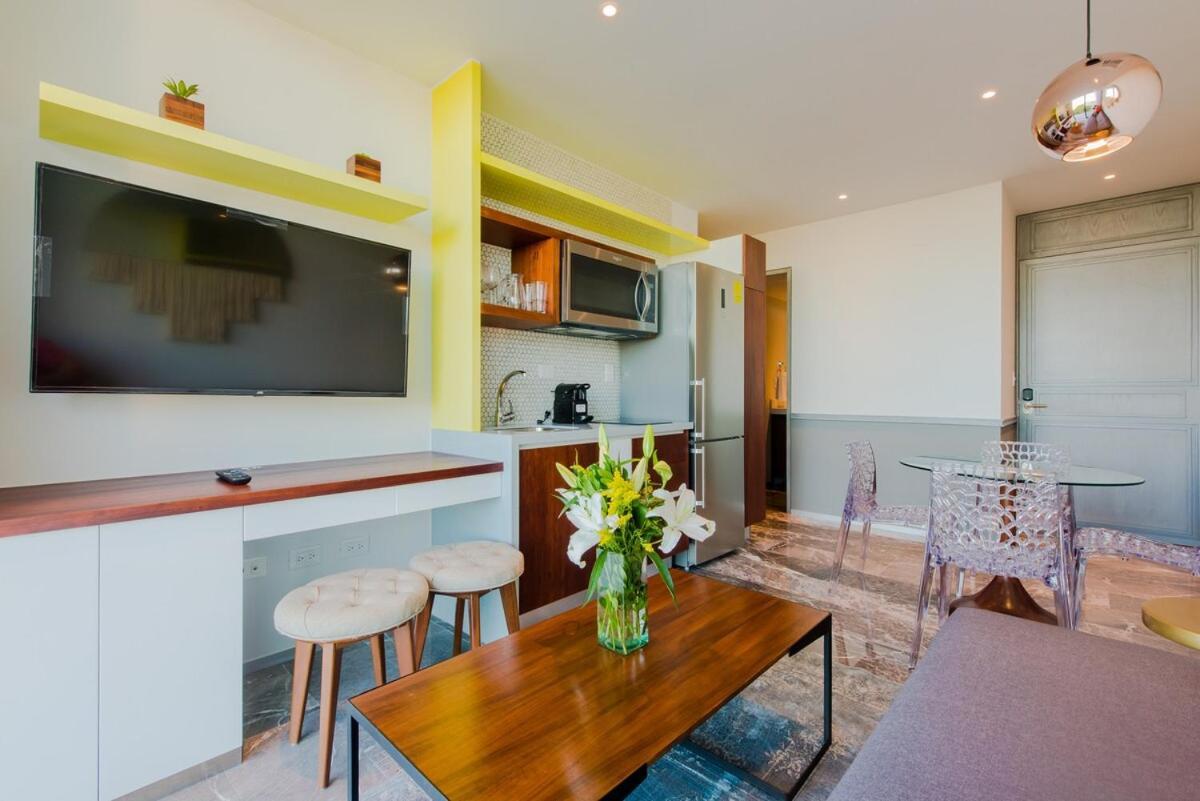 Apartment Singular Joy - 2 Bedroom With Street View