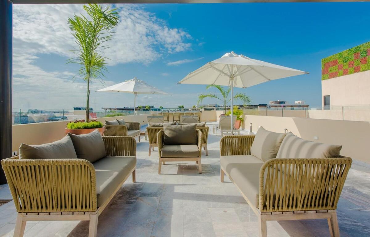 Singular Joy - 2 Bedroom With Street View