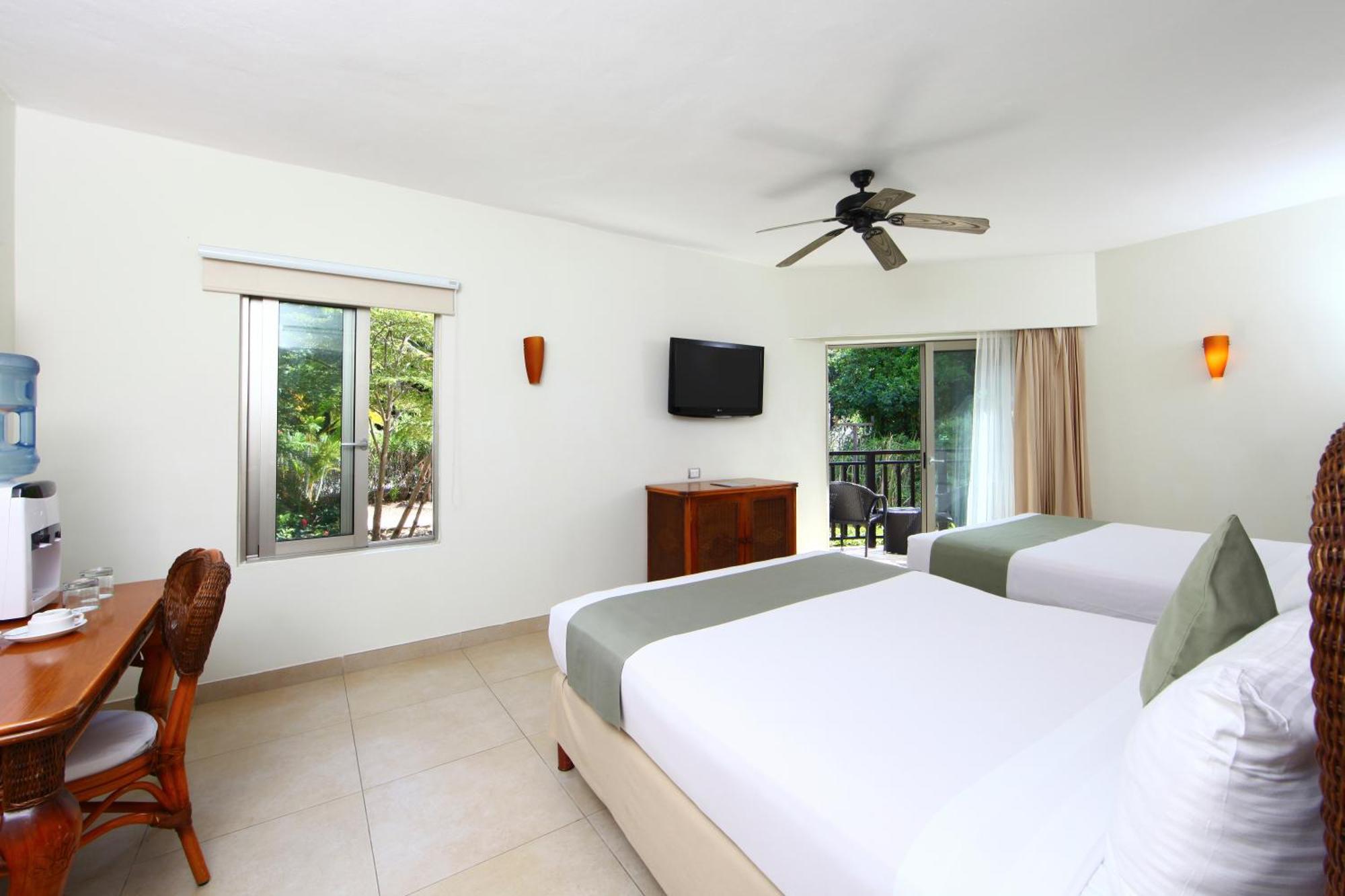 Sandos Caracol Eco Resort & Water Park (Adults Only) 5*