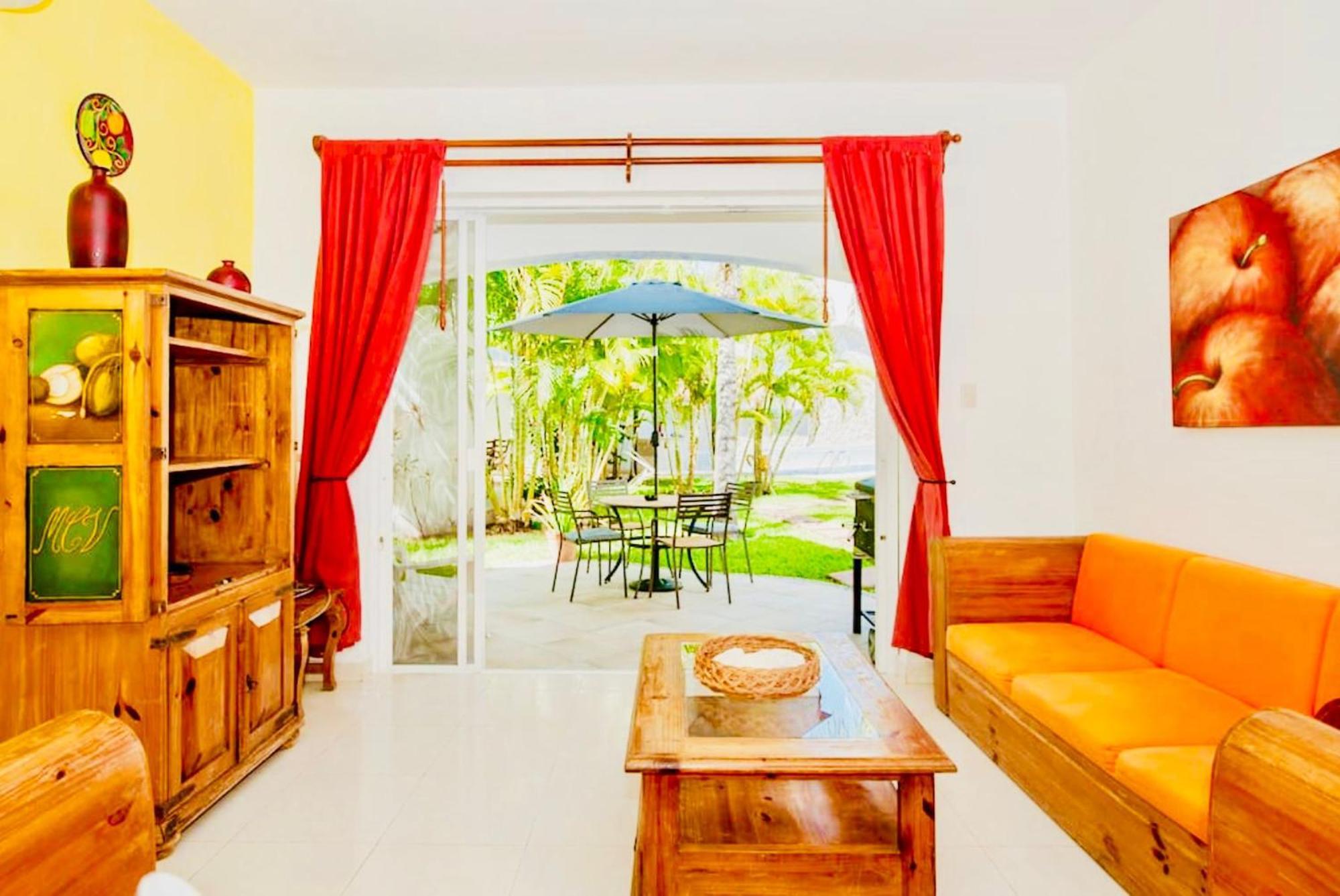 Executive Comfort With Swimming Pool Air Conditioning And Parking Guest house
