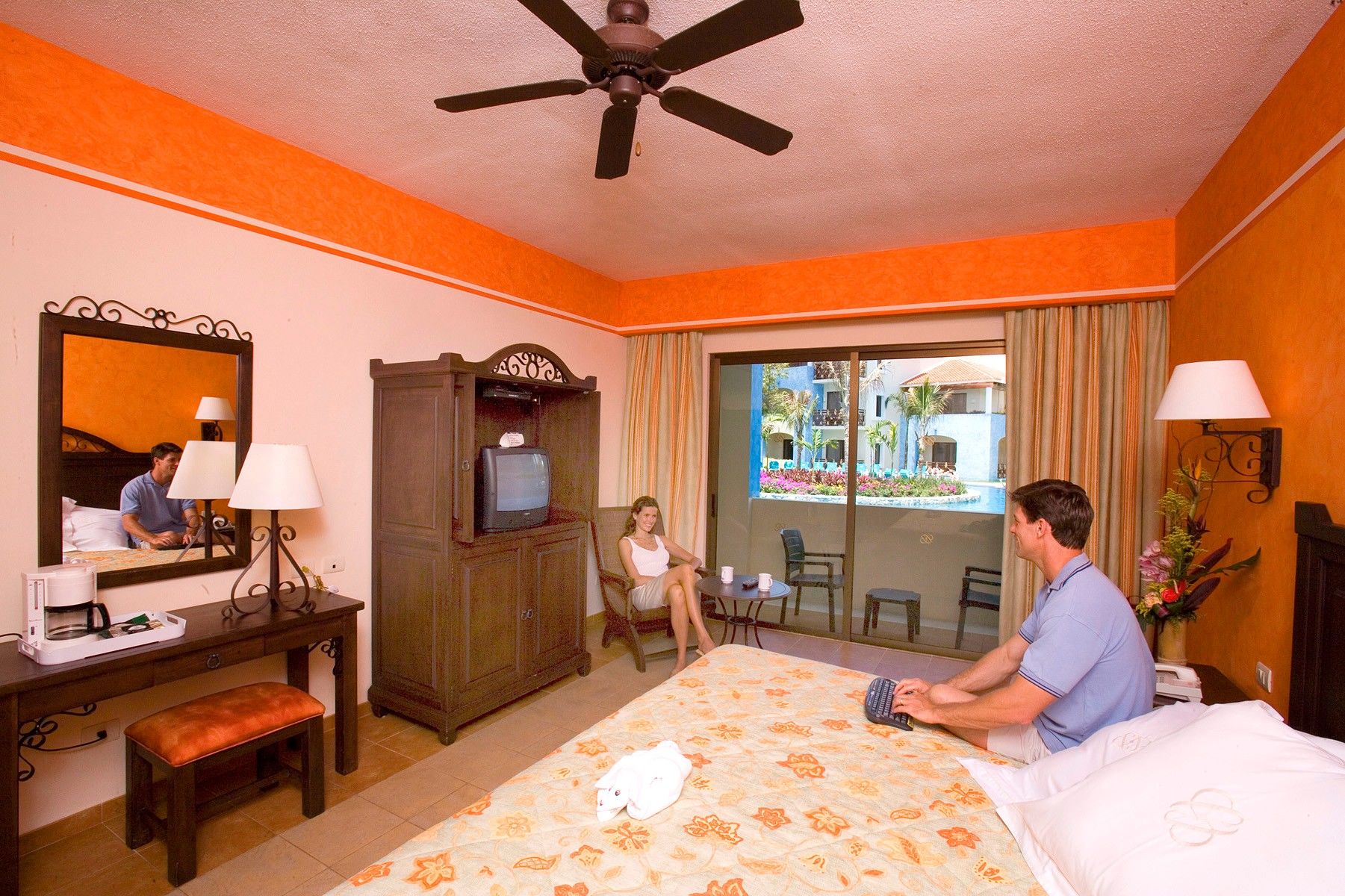 Occidental Grand Xcaret Los Dos Compadres