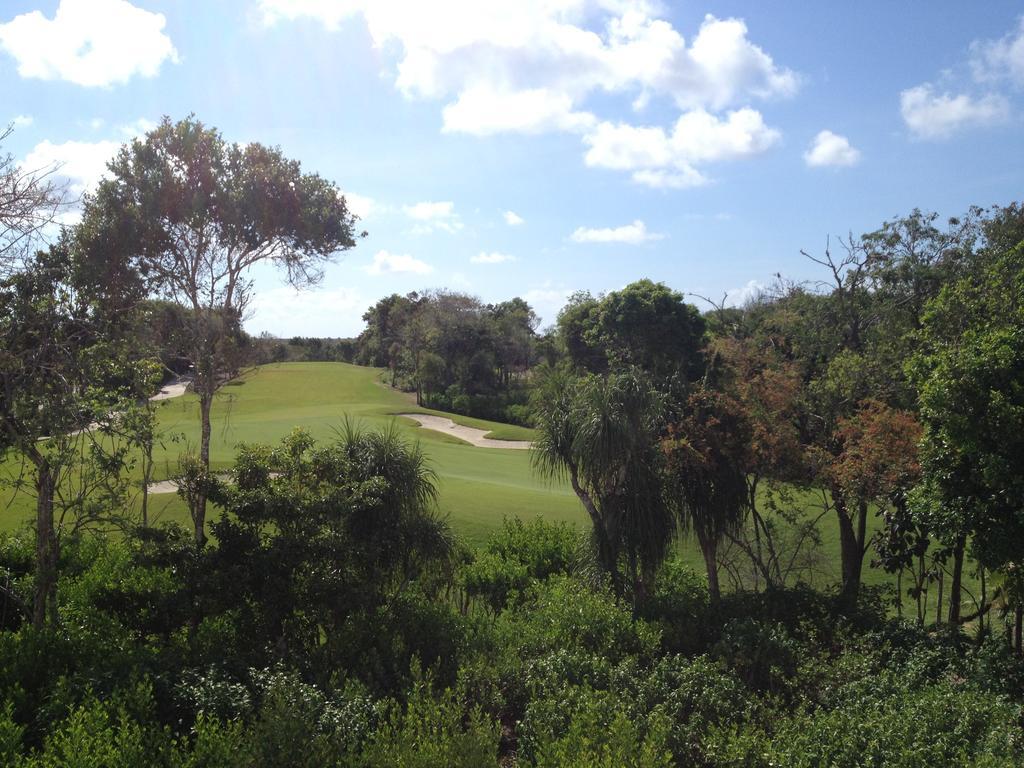Tao In Tulum Country Club-bahia Principe, Screened Corner Balcony, And Golf Club Access Apartment *