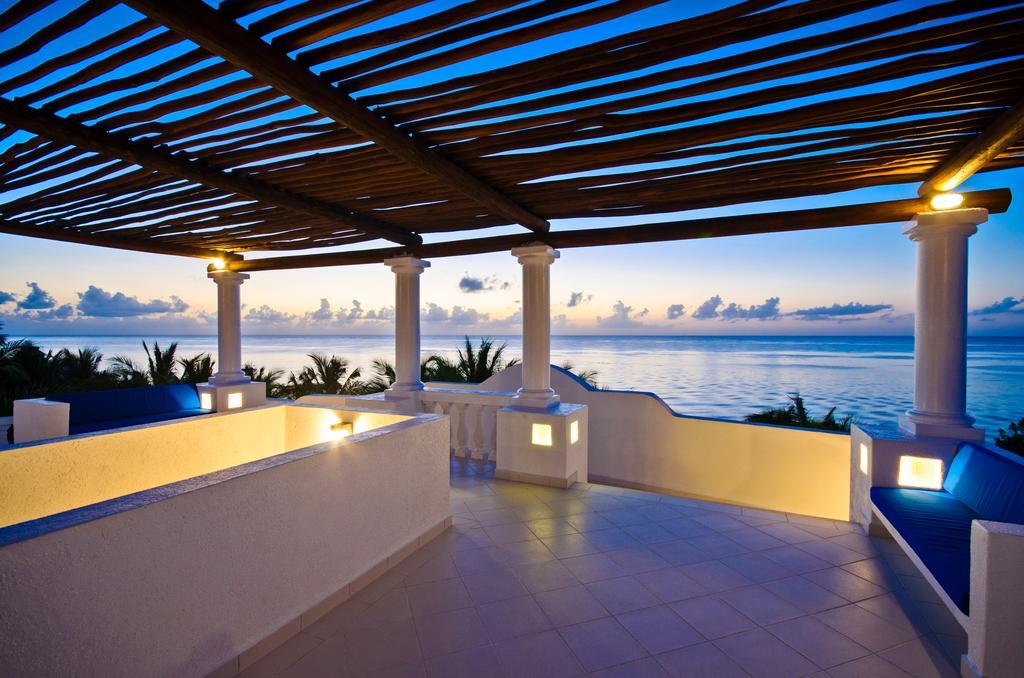 Chango - Beachfront Villa