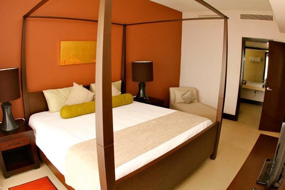 Bric Y Playa del Carmen