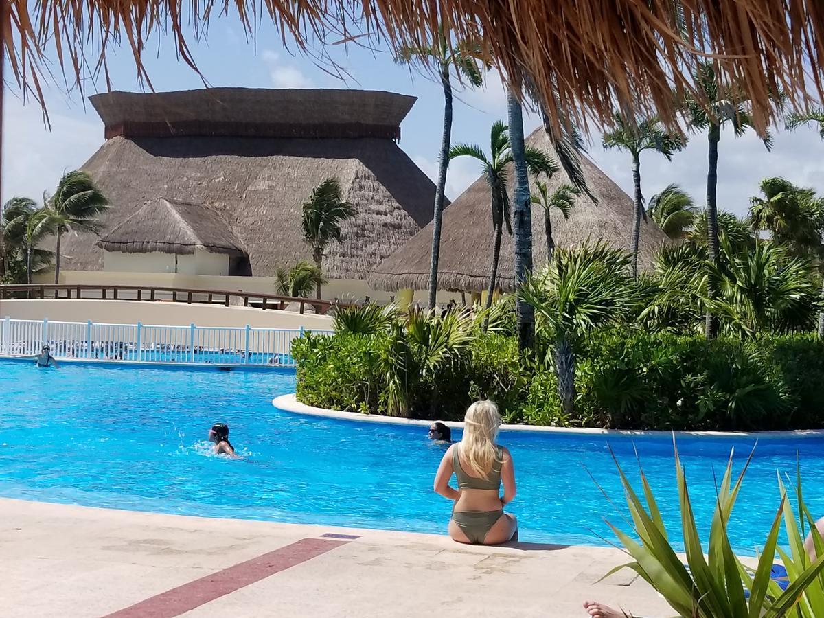 Tao In Tulum Country Club-bahia Principe, Screened Corner Balcony, And Golf Club Access Apartment