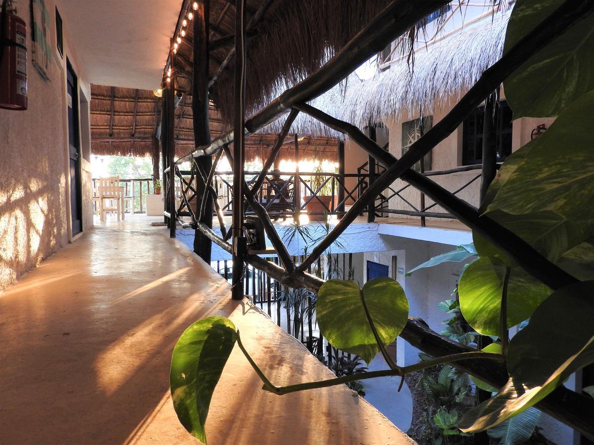 Luna Maya Hotel