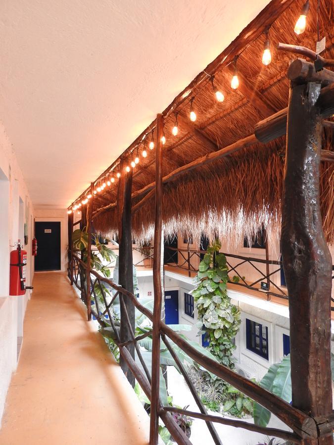Luna Maya Hotel